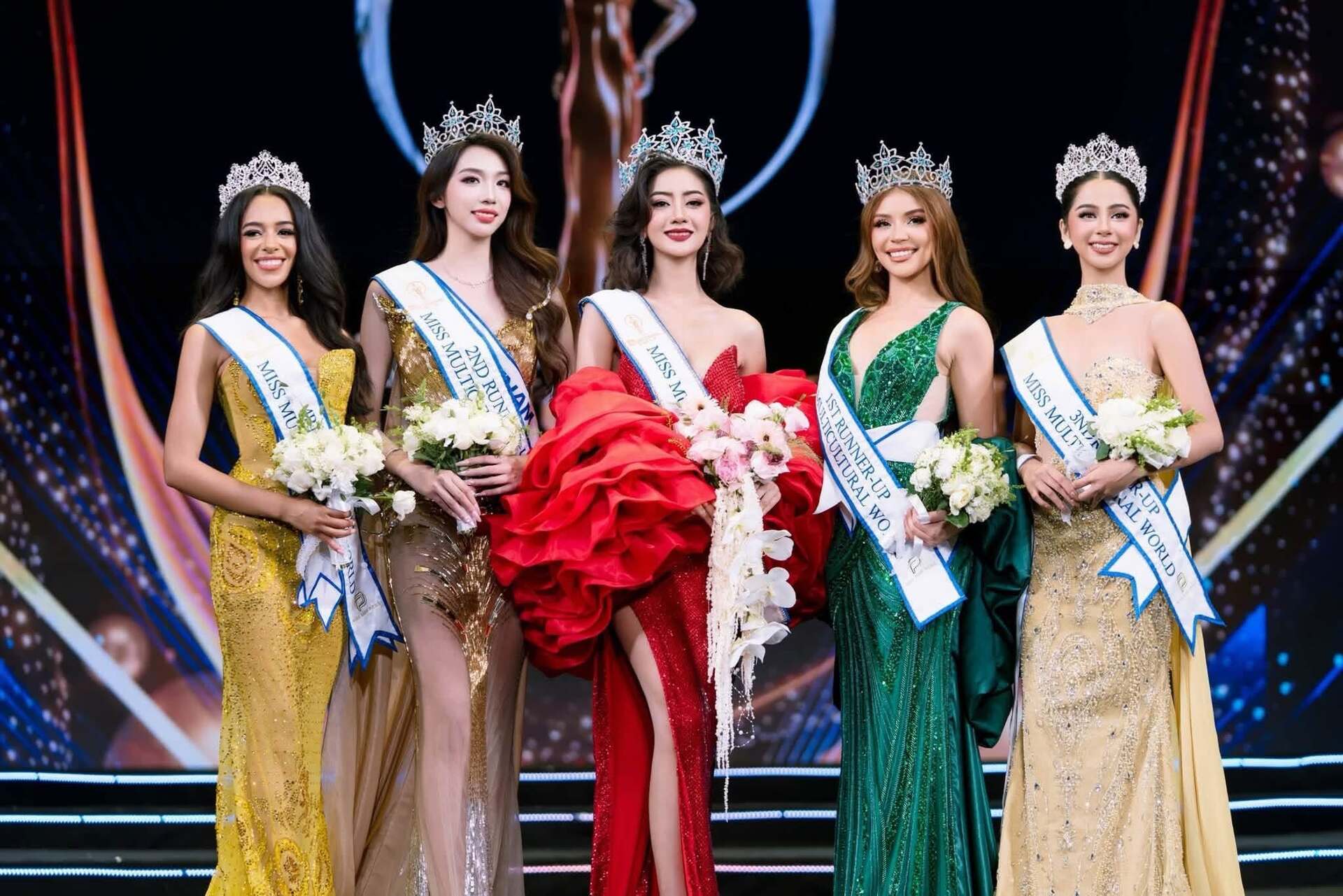 Gallery - Sao Việt 2/7: Nam nghệ sĩ Việt nổi tiếng bị đột quỵ vỡ mạch máu não; Trương Ngọc Ánh bị thay vai sau khi vướng lao lý - image 36