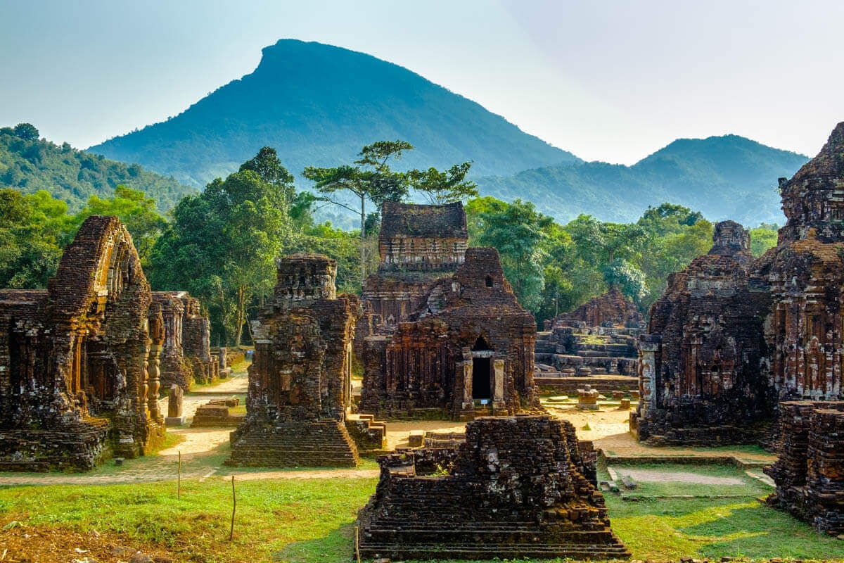 Gallery - Bí ẩn kiến trúc đỉnh cao của Việt Nam khiến chuyên gia thế giới 'bó tay': Xếp gạch không cần vữa vẫn trụ vững cả nghìn năm