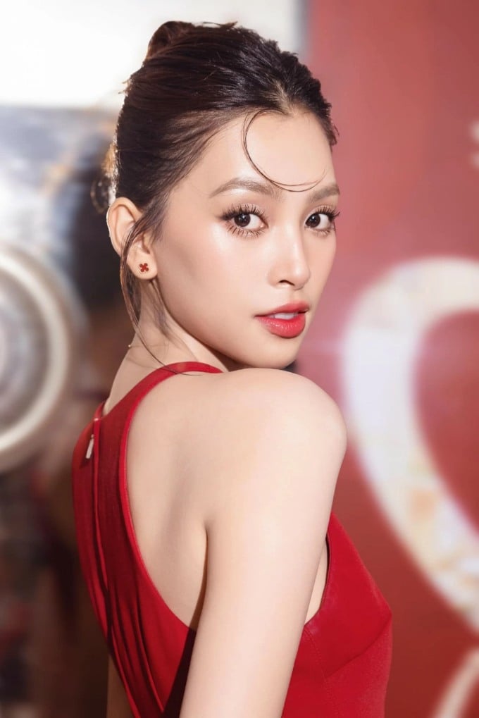 Gallery - Sở hữu nhan sắc vượt trội cùng tỷ lệ gương mặt vàng, mỹ nhân Vbiz này style nào cũng cân được, đi thảm đỏ chưa từng gây thất vọng lần nào - image 11