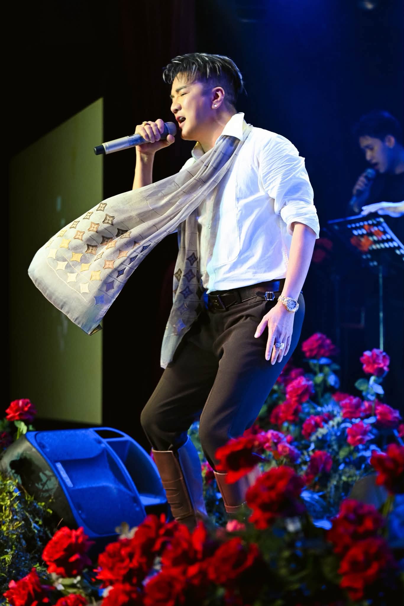 Gallery - Sao Việt 4/7: Nam nghệ sĩ Việt nổi tiếng bị đột quỵ chuyển biến xấu, suy hô hấp; Á hậu Phương Nga cho phép Bình An đi ăn với bồ?” - image 6