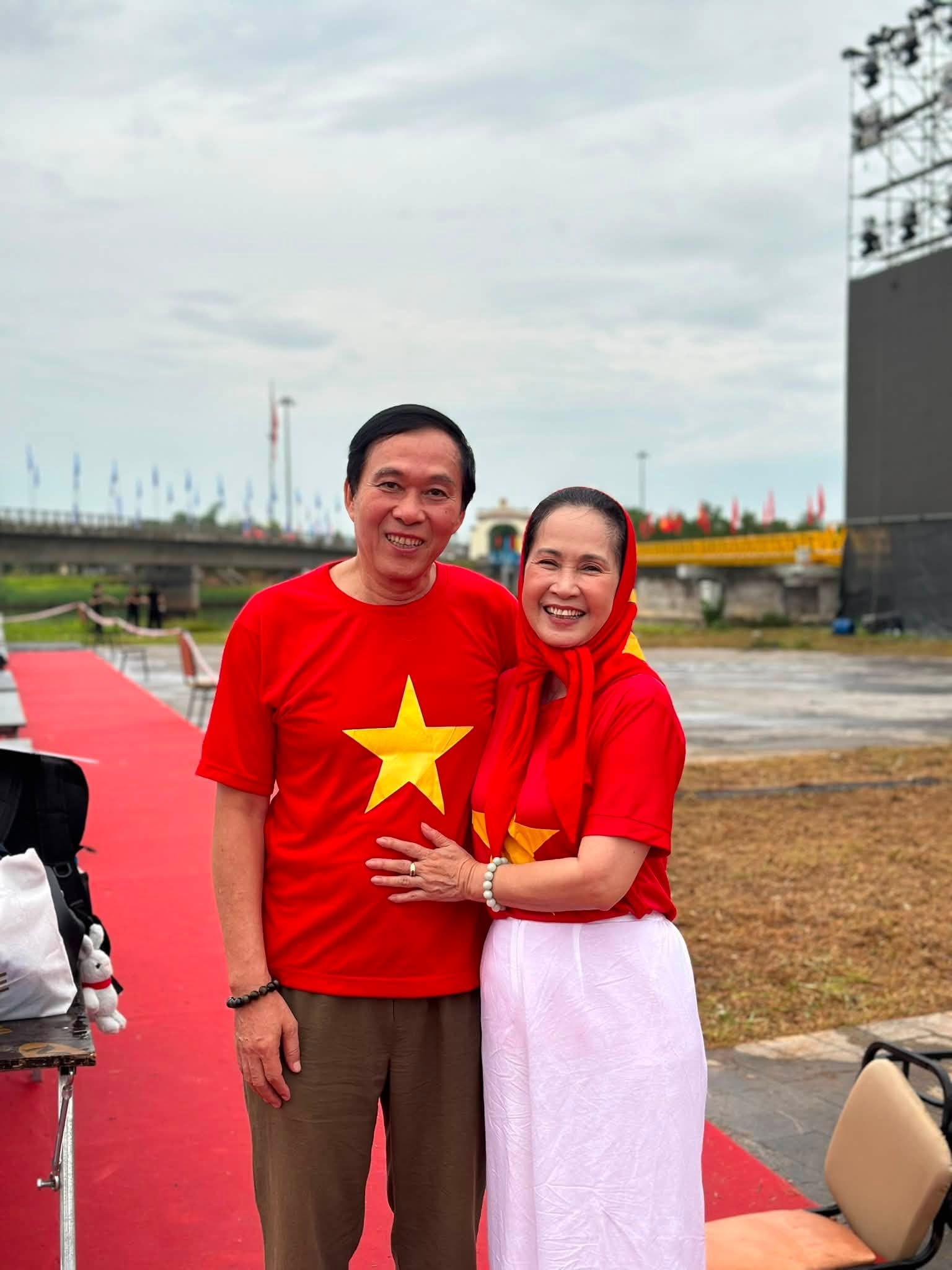 Gallery - Sao Việt 4/7: Nam nghệ sĩ Việt nổi tiếng bị đột quỵ chuyển biến xấu, suy hô hấp; Á hậu Phương Nga cho phép Bình An đi ăn với bồ?” - image 13