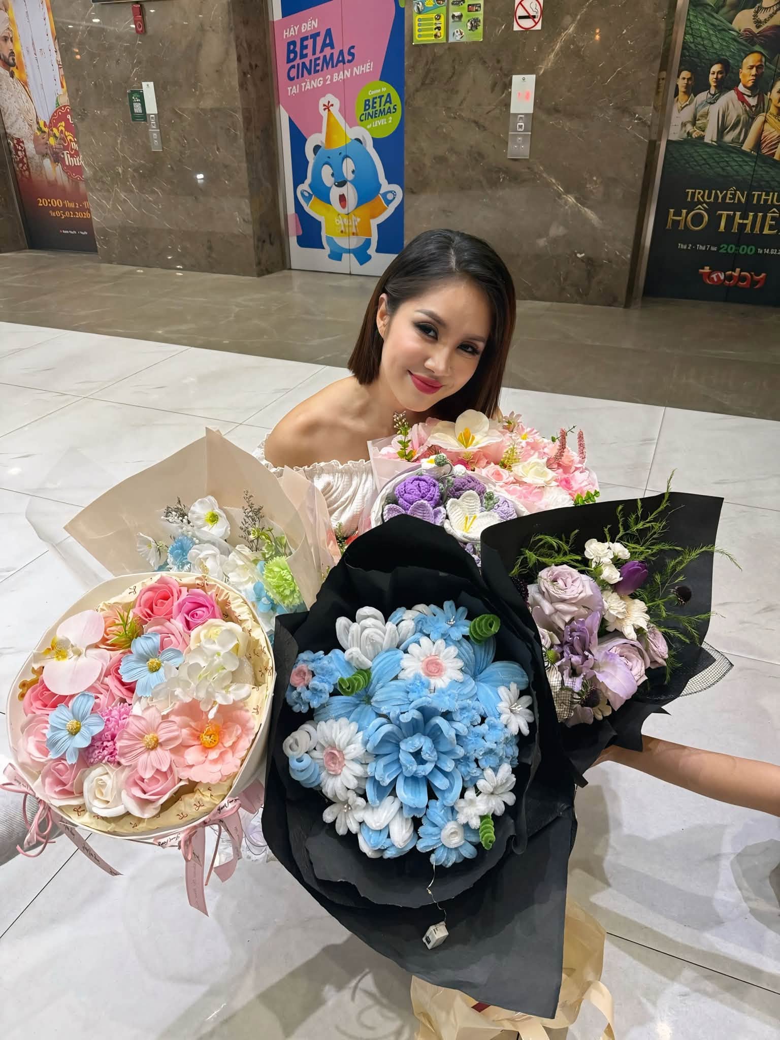 Gallery - Sao Việt 4/7: Nam nghệ sĩ Việt nổi tiếng bị đột quỵ chuyển biến xấu, suy hô hấp; Á hậu Phương Nga cho phép Bình An đi ăn với bồ?” - image 14