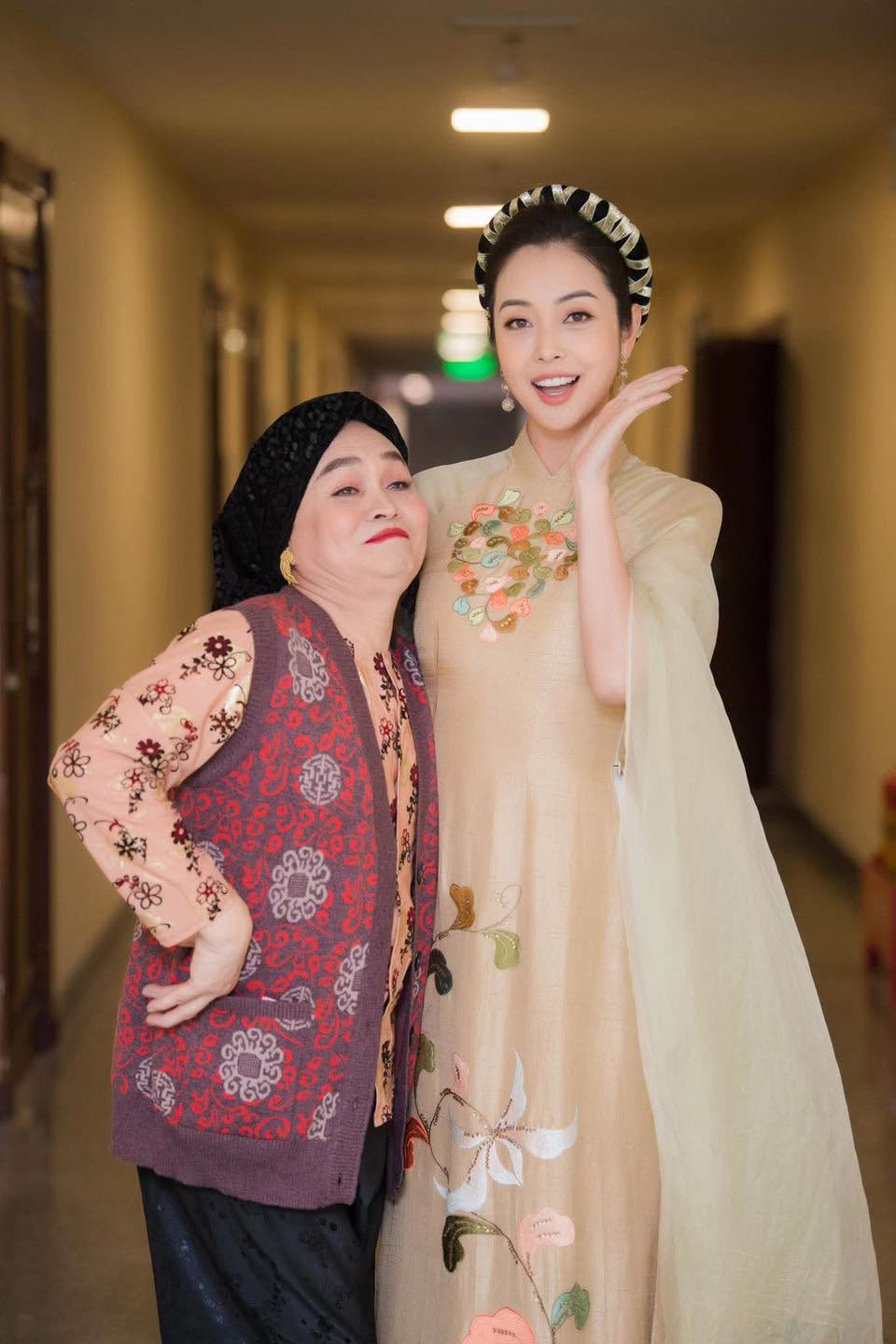 Gallery - Sao Việt 4/7: Nam nghệ sĩ Việt nổi tiếng bị đột quỵ chuyển biến xấu, suy hô hấp; Á hậu Phương Nga cho phép Bình An đi ăn với bồ?” - image 22