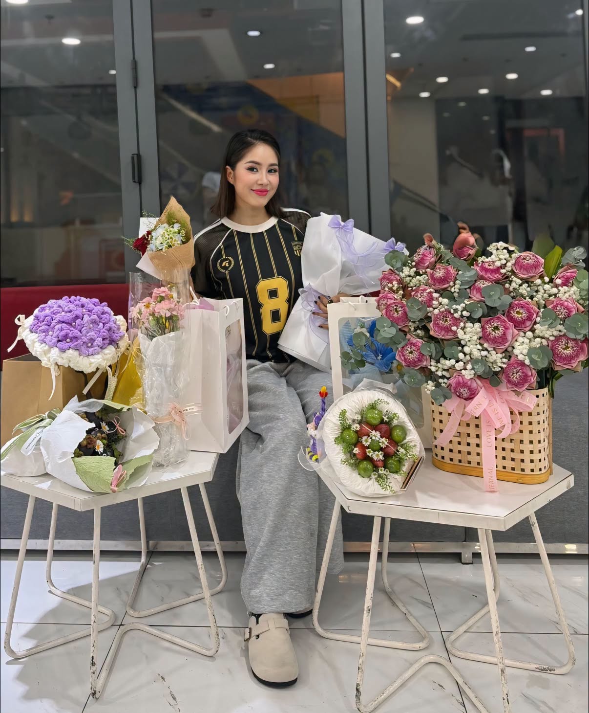 Gallery - Sao Việt 4/7: Nam nghệ sĩ Việt nổi tiếng bị đột quỵ chuyển biến xấu, suy hô hấp; Á hậu Phương Nga cho phép Bình An đi ăn với bồ?” - image 28