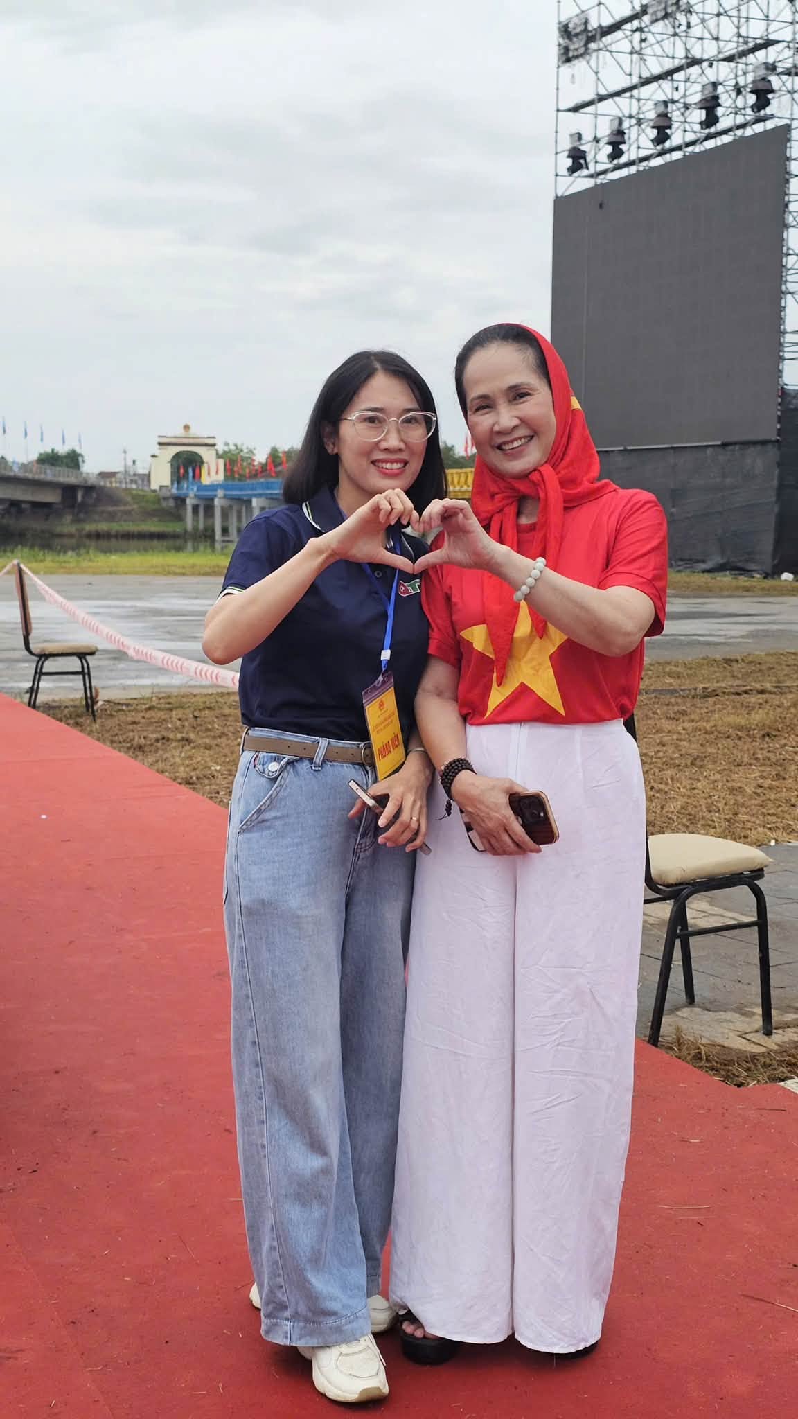 Gallery - Sao Việt 4/7: Nam nghệ sĩ Việt nổi tiếng bị đột quỵ chuyển biến xấu, suy hô hấp; Á hậu Phương Nga cho phép Bình An đi ăn với bồ?” - image 37