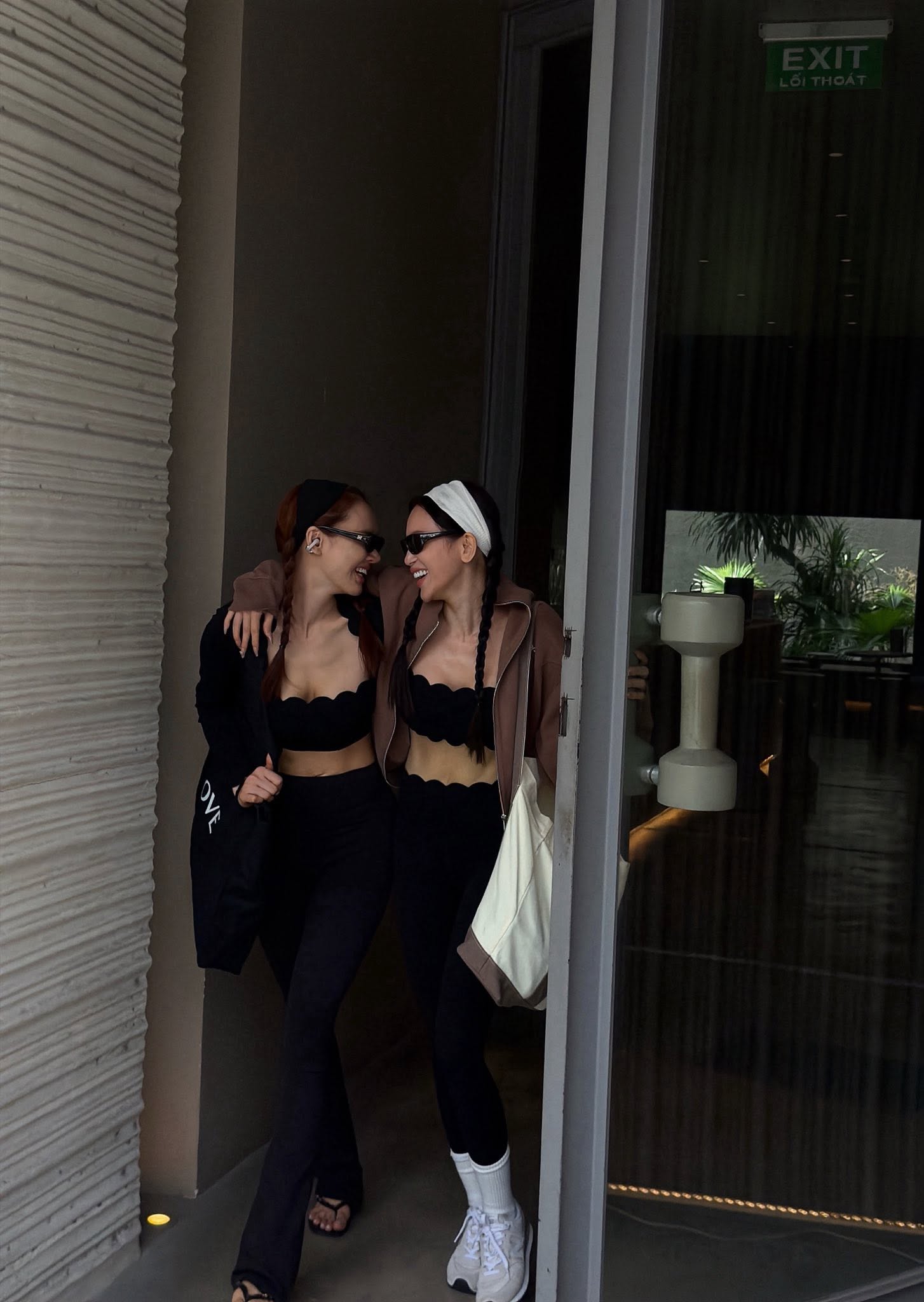 Gallery - Sao Việt 4/7: Nam nghệ sĩ Việt nổi tiếng bị đột quỵ chuyển biến xấu, suy hô hấp; Á hậu Phương Nga cho phép Bình An đi ăn với bồ?” - image 43