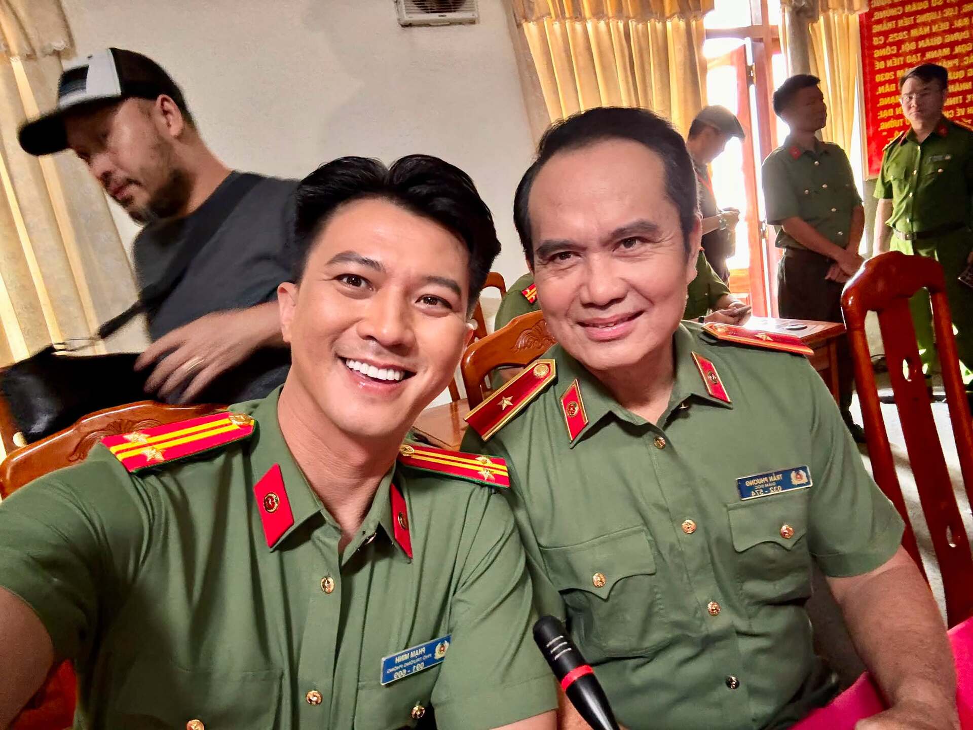 Gallery - Sao Việt 4/7: Nam nghệ sĩ Việt nổi tiếng bị đột quỵ chuyển biến xấu, suy hô hấp; Á hậu Phương Nga cho phép Bình An đi ăn với bồ?” - image 47