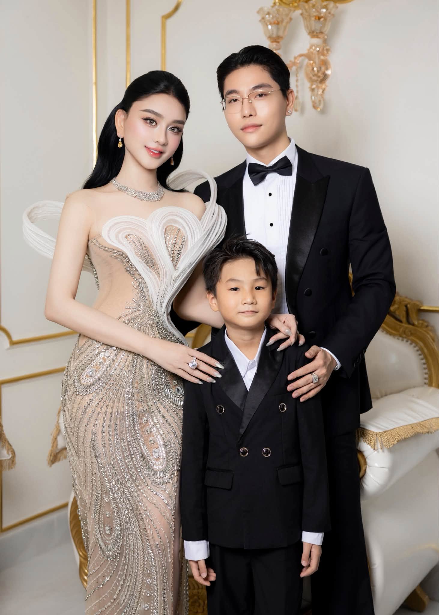 Gallery - Sao Việt 4/7: Nam nghệ sĩ Việt nổi tiếng bị đột quỵ chuyển biến xấu, suy hô hấp; Á hậu Phương Nga cho phép Bình An đi ăn với bồ?” - image 51