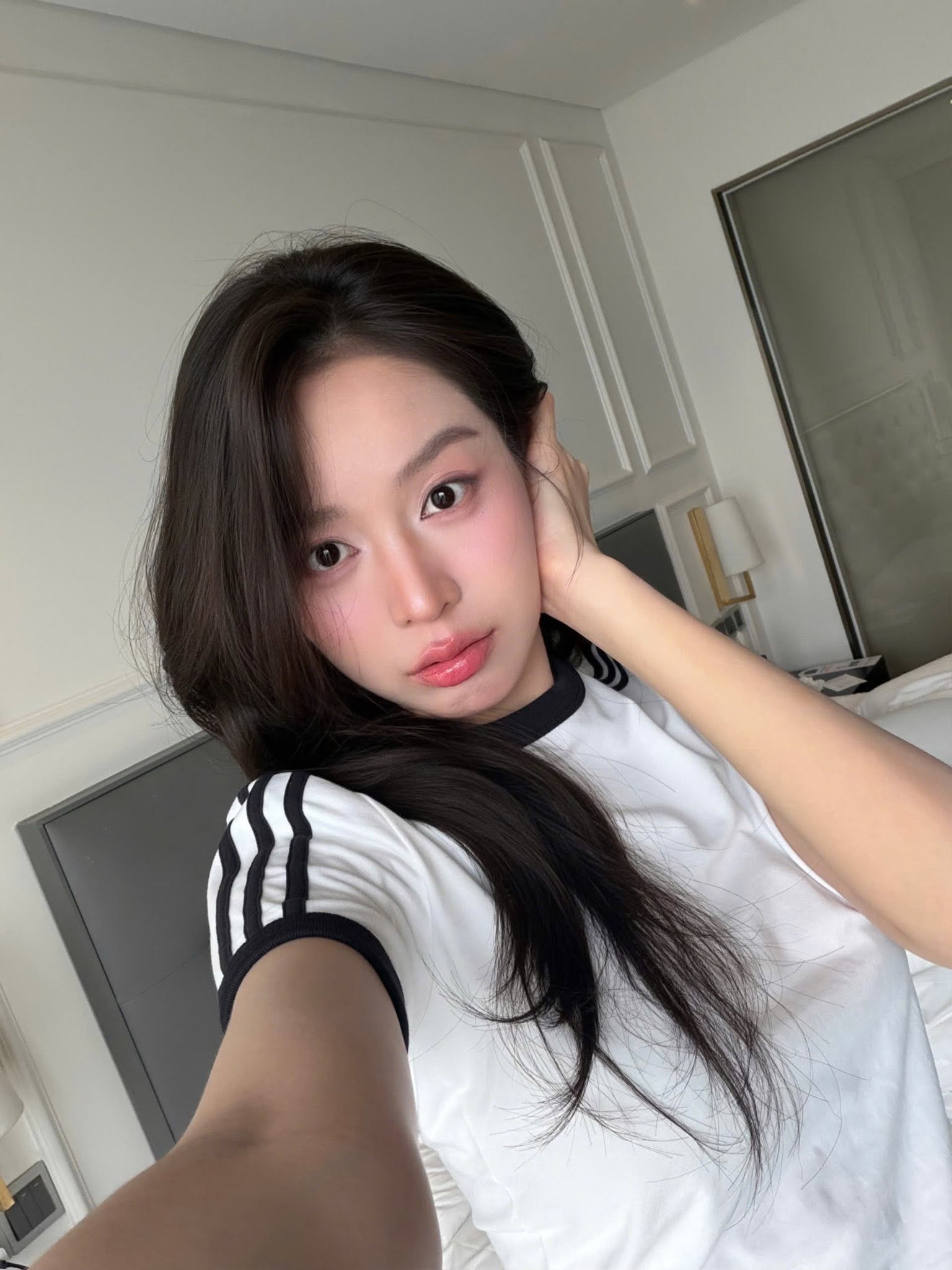 Gallery - Sao Việt 5/7: Xuất hiện thứ này trong nhà riêng Tăng Nhật Tuệ gây chú ý; Tiểu Vy được minh oan - image 42