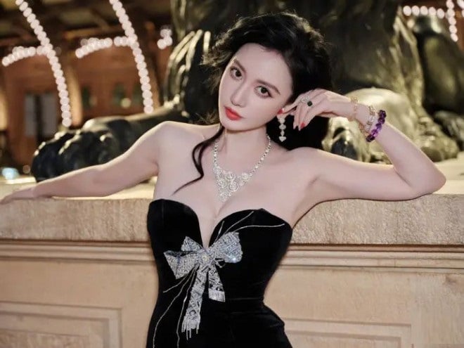 Gallery - Cô ấy được khen đẹp hơn cả Lưu Diệc Phi, ở tuổi 40 đang sống cuộc sống trong mơ của mọi phụ nữ - image 5