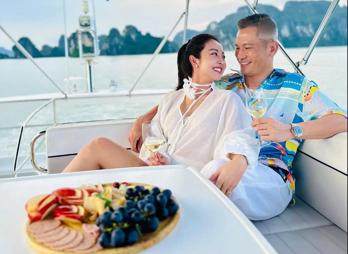 Gallery - Hoa hậu đẹp bậc nhất Việt Nam tỏ tình với chồng đại gia: 'Lần nào nghe chàng hát, em vẫn bị gục ngã như lần đầu' - image 1