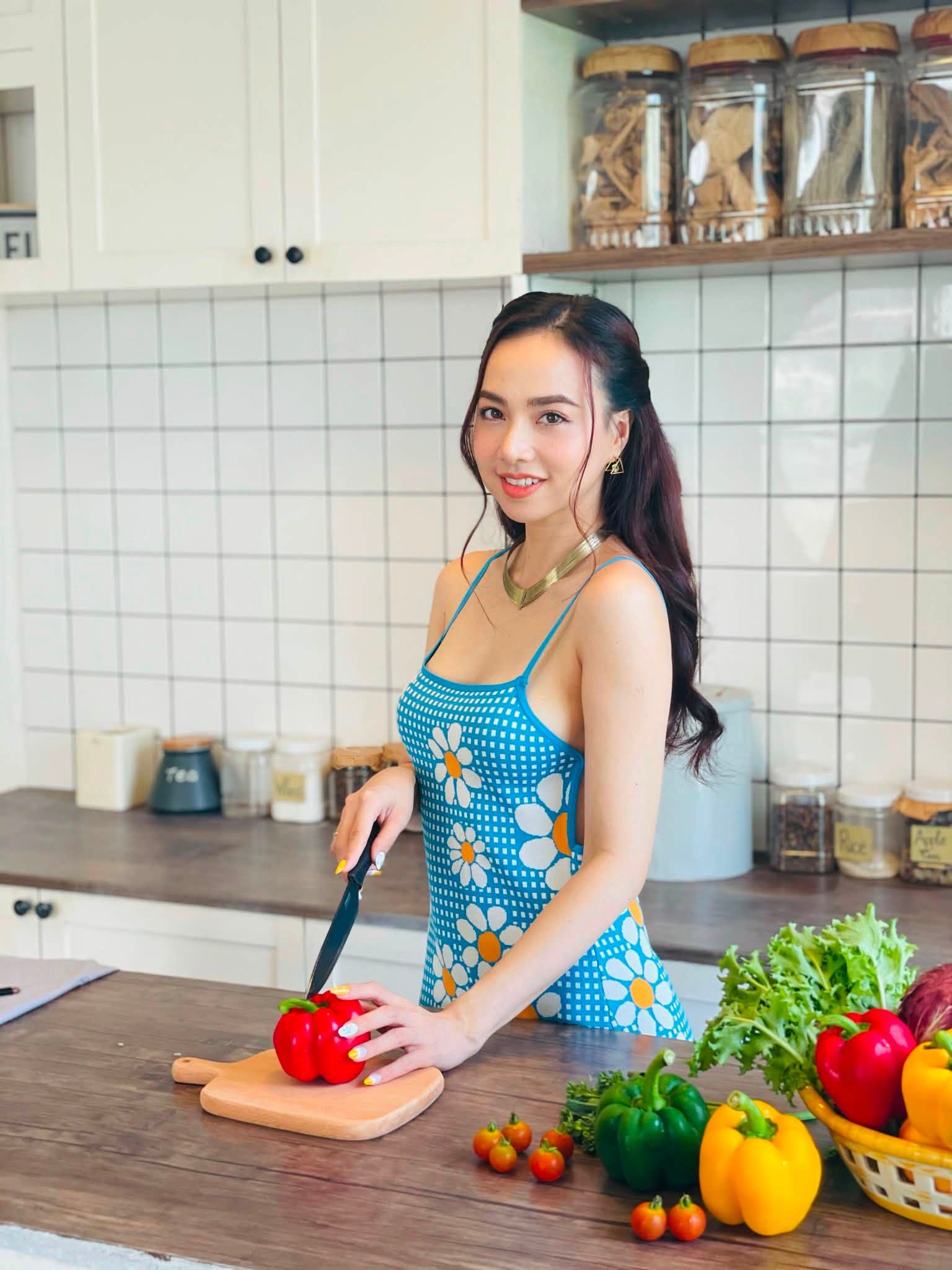 Gallery - Sao Việt 7/7: Hồ Ngọc Hà nói 1 câu bên dưới ảnh tình cảm của bố mẹ ruột; Bình An thời mới vào nghề - image 22