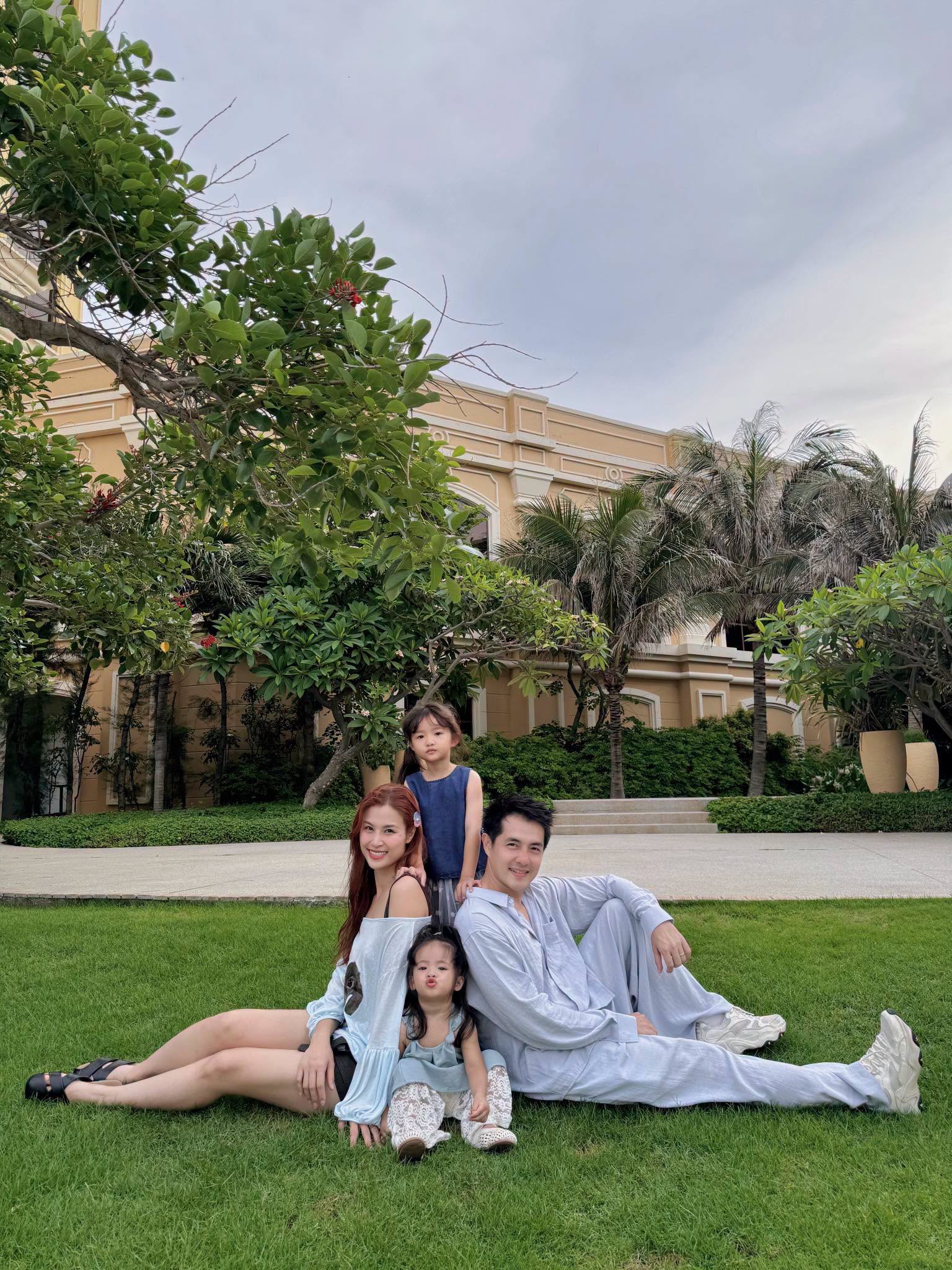 Gallery - Thiếu gia của tập đoàn nhựa Tân Hiệp Hưng công khai khoe vợ là ca sĩ nổi tiếng, chỉ nói vỏn vẹn 2 từ mà khiến dân mạng 'tan chảy' - image 5