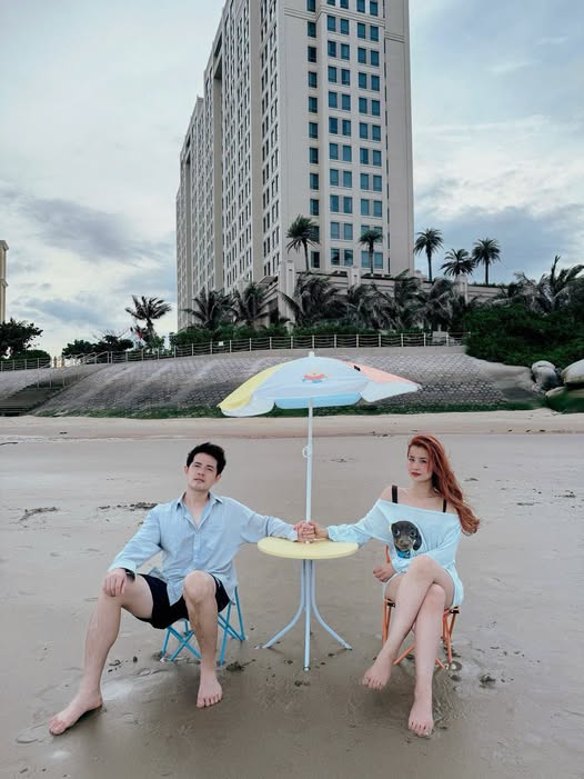 Gallery - Thiếu gia của tập đoàn nhựa Tân Hiệp Hưng công khai khoe vợ là ca sĩ nổi tiếng, chỉ nói vỏn vẹn 2 từ mà khiến dân mạng 'tan chảy' - image 6