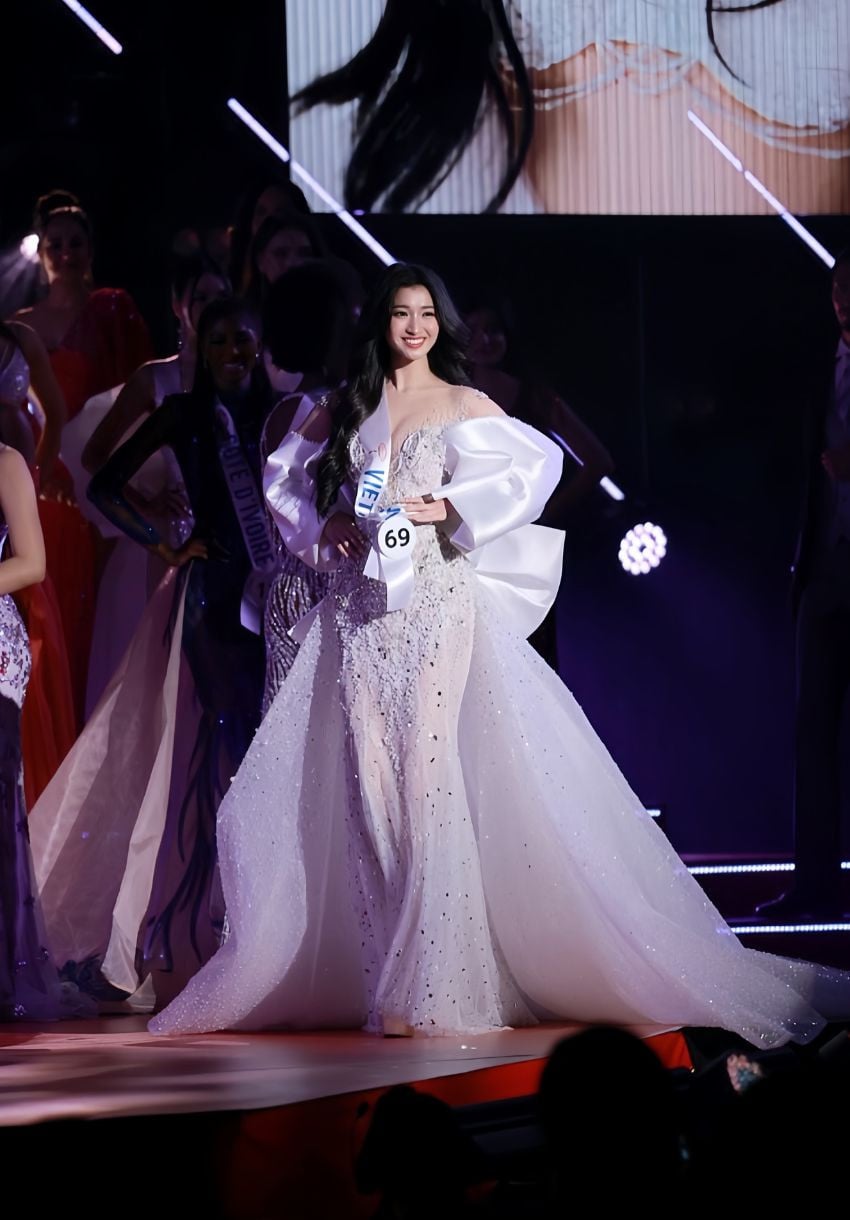 Gallery - Dàn Á hậu xuất thân từ 'lò đào tạo' dâu hào môn: Phương Nhi lấy con trai tỷ phú, Tường San có cuộc sống 'vạn người mơ' bên ông xã hơn 9 tuổi - image 13