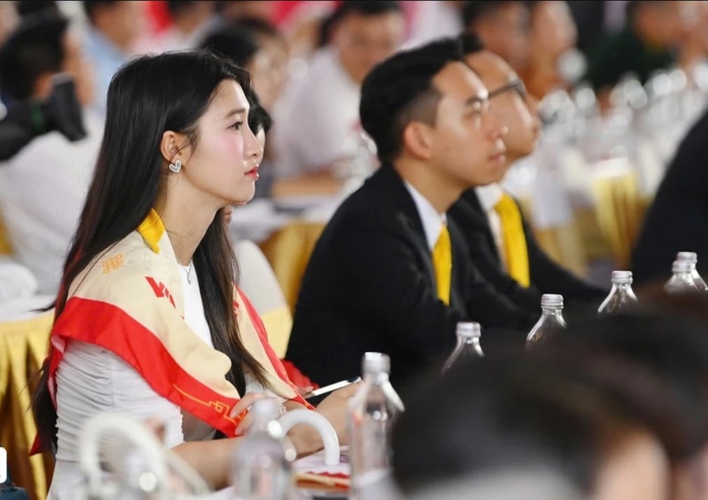 Gallery - Dàn Á hậu xuất thân từ 'lò đào tạo' dâu hào môn: Phương Nhi lấy con trai tỷ phú, Tường San có cuộc sống 'vạn người mơ' bên ông xã hơn 9 tuổi - image 14