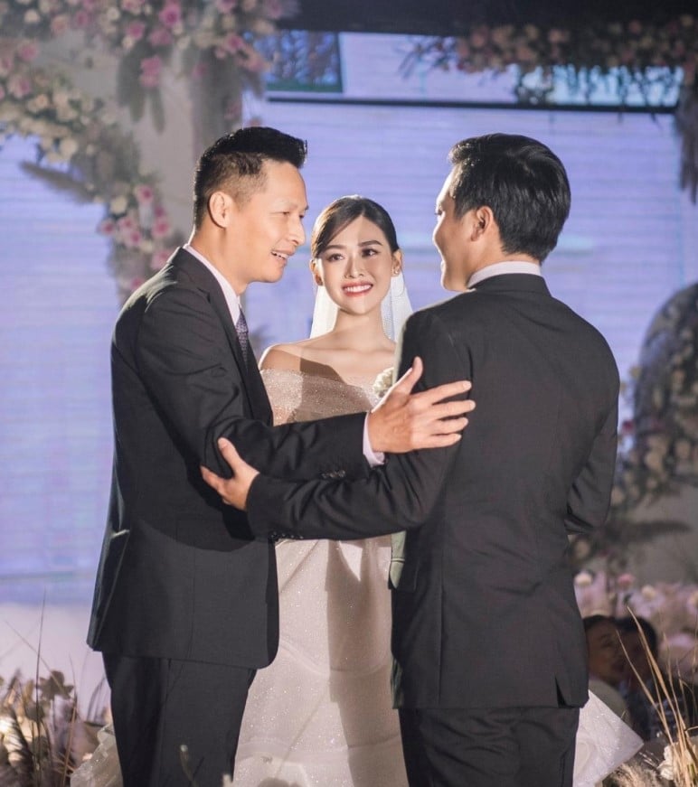 Gallery - Dàn Á hậu xuất thân từ 'lò đào tạo' dâu hào môn: Phương Nhi lấy con trai tỷ phú, Tường San có cuộc sống 'vạn người mơ' bên ông xã hơn 9 tuổi - image 25