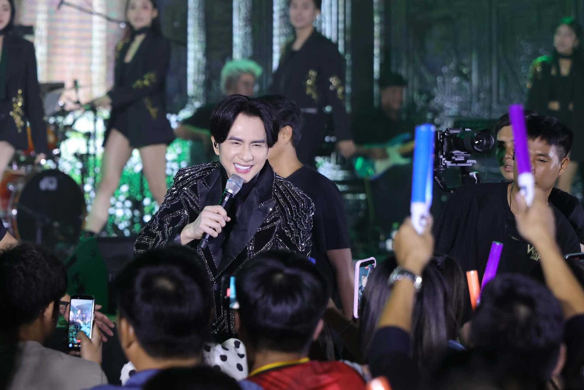 Gallery - Sao Việt 8/7: Nguyên nhân NSƯT Thanh Hùng đột ngột qua đời; NSND Tạ Minh Tâm khóc nghẹn trong đám tang vợ - image 9