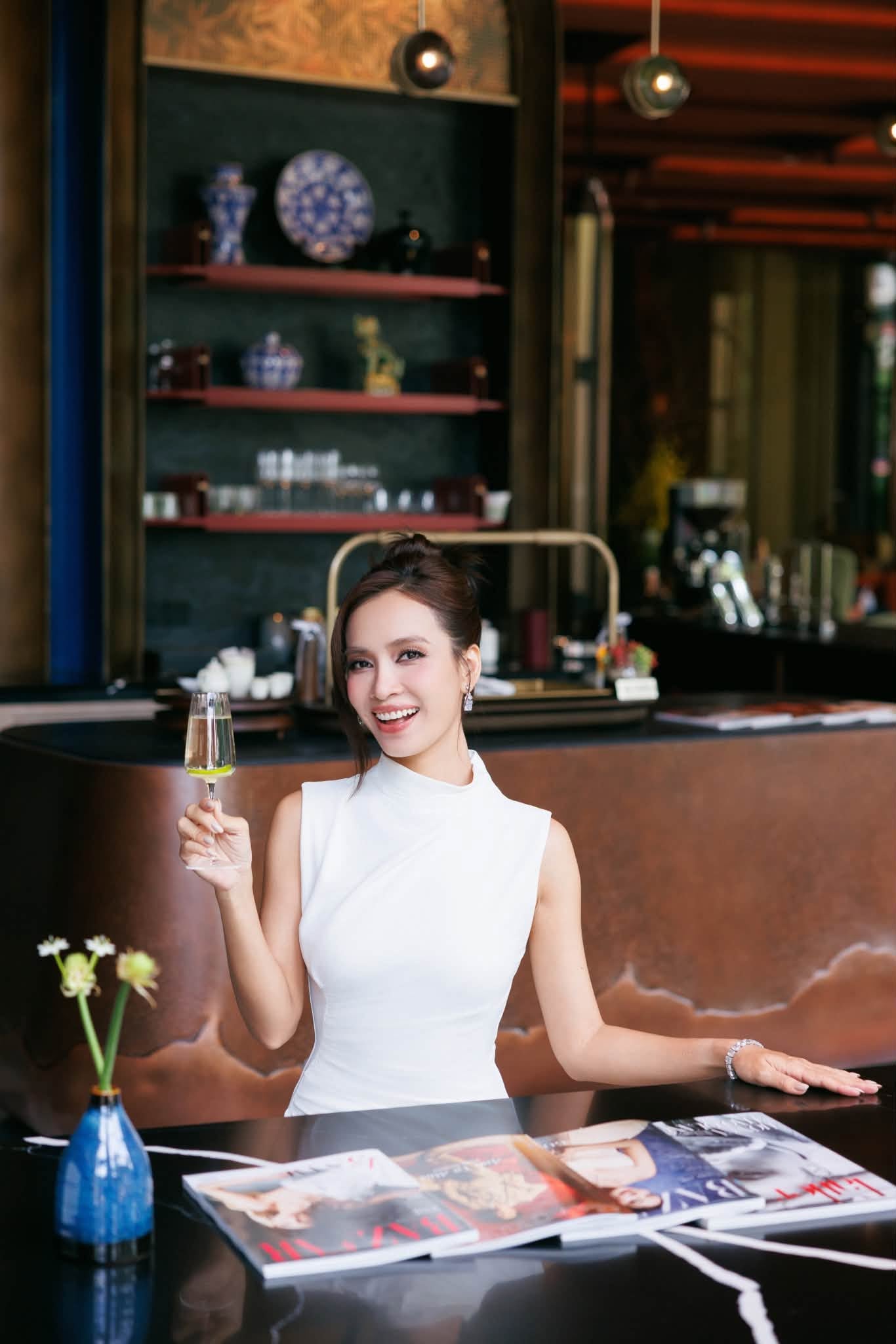 Gallery - Sao Việt 8/7: Nguyên nhân NSƯT Thanh Hùng đột ngột qua đời; NSND Tạ Minh Tâm khóc nghẹn trong đám tang vợ - image 24