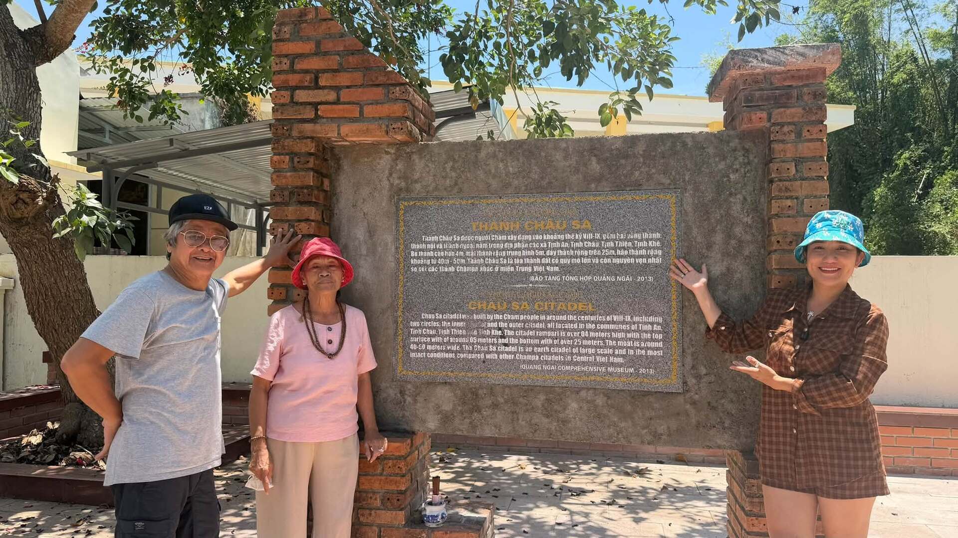 Gallery - Sao Việt 8/7: Nguyên nhân NSƯT Thanh Hùng đột ngột qua đời; NSND Tạ Minh Tâm khóc nghẹn trong đám tang vợ - image 30