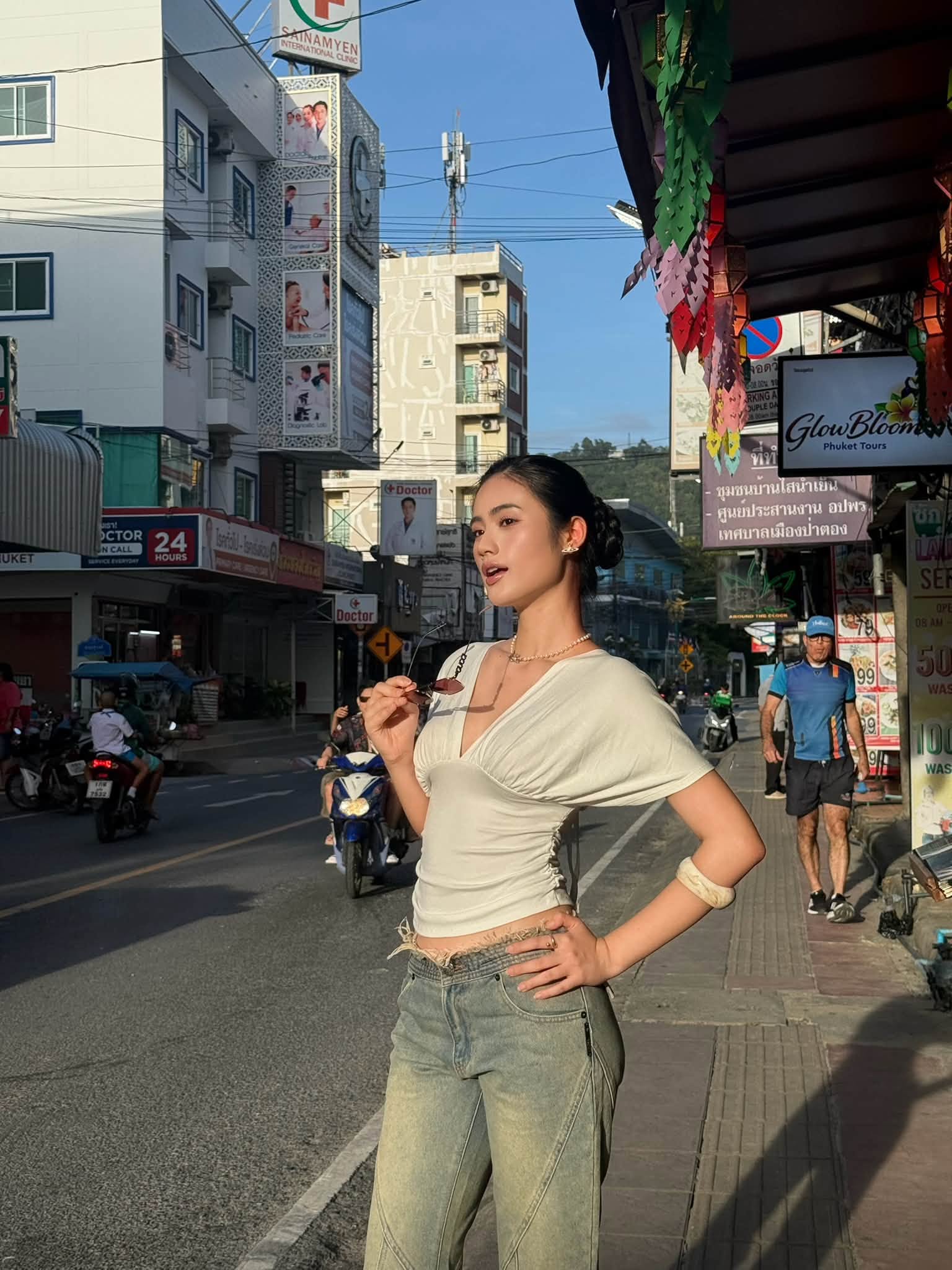 Gallery - Sao Việt 8/7: Nguyên nhân NSƯT Thanh Hùng đột ngột qua đời; NSND Tạ Minh Tâm khóc nghẹn trong đám tang vợ - image 33