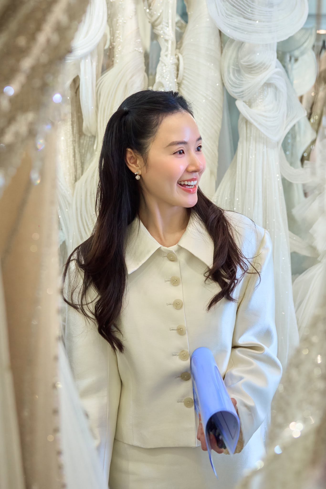 Gallery - Sao Việt 8/7: Nguyên nhân NSƯT Thanh Hùng đột ngột qua đời; NSND Tạ Minh Tâm khóc nghẹn trong đám tang vợ - image 37