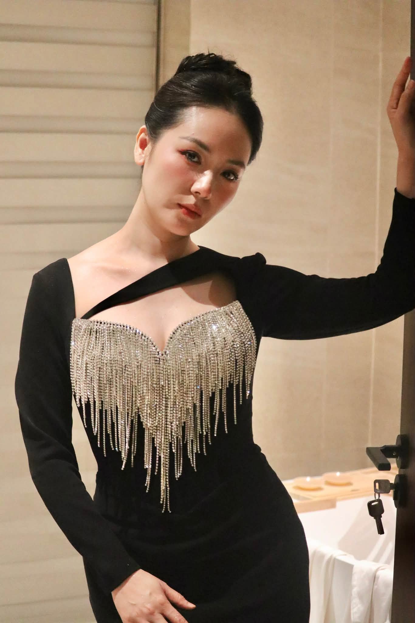 Gallery - Sao Việt 8/7: Nguyên nhân NSƯT Thanh Hùng đột ngột qua đời; NSND Tạ Minh Tâm khóc nghẹn trong đám tang vợ - image 39