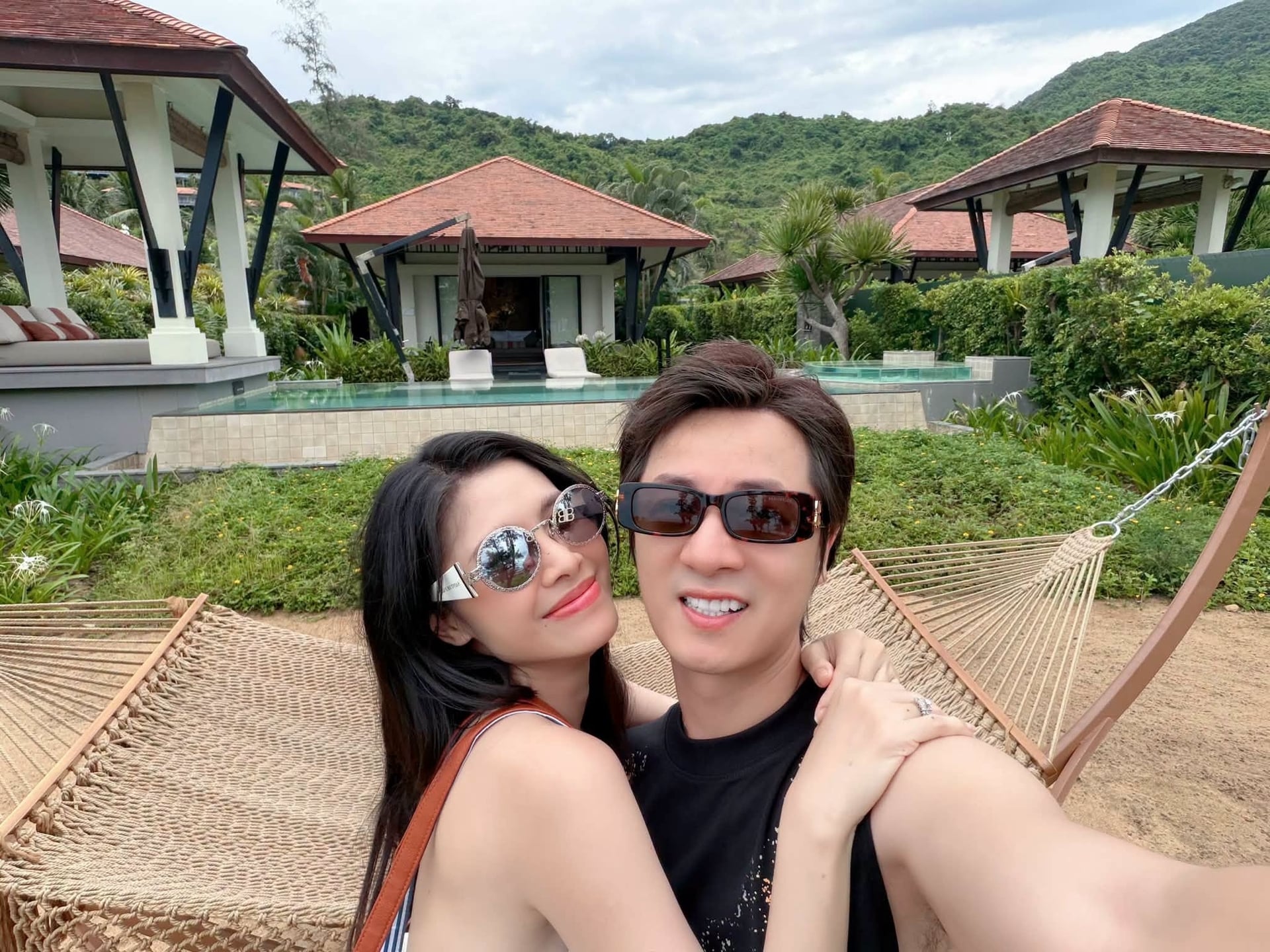 Gallery - Sao Việt 9/7: Nhà Hoài Linh có tin vui; Binz 'phát tướng' không nhận ra - image 12