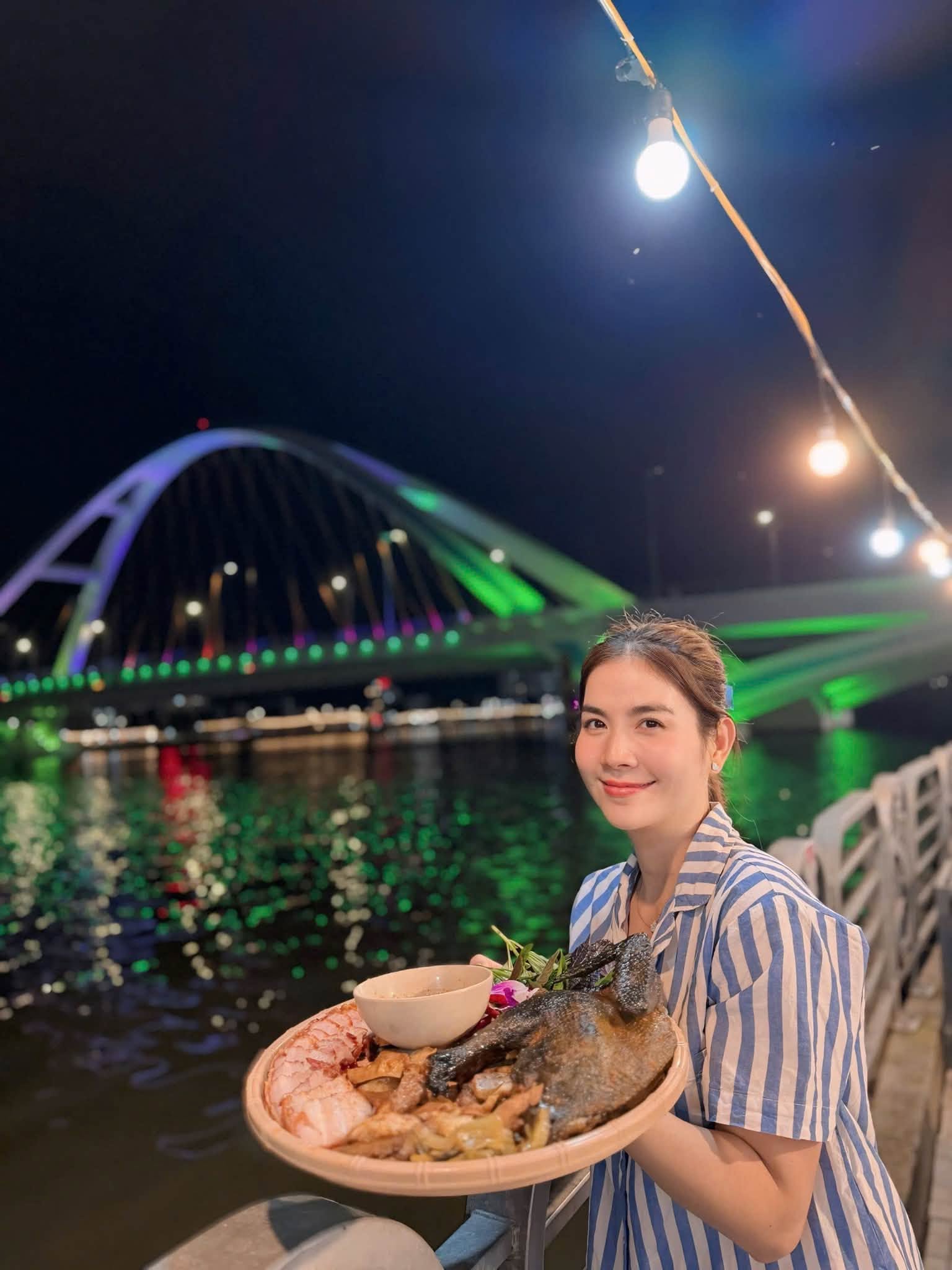 Gallery - Sao Việt 8/7: Nguyên nhân NSƯT Thanh Hùng đột ngột qua đời; NSND Tạ Minh Tâm khóc nghẹn trong đám tang vợ - image 43