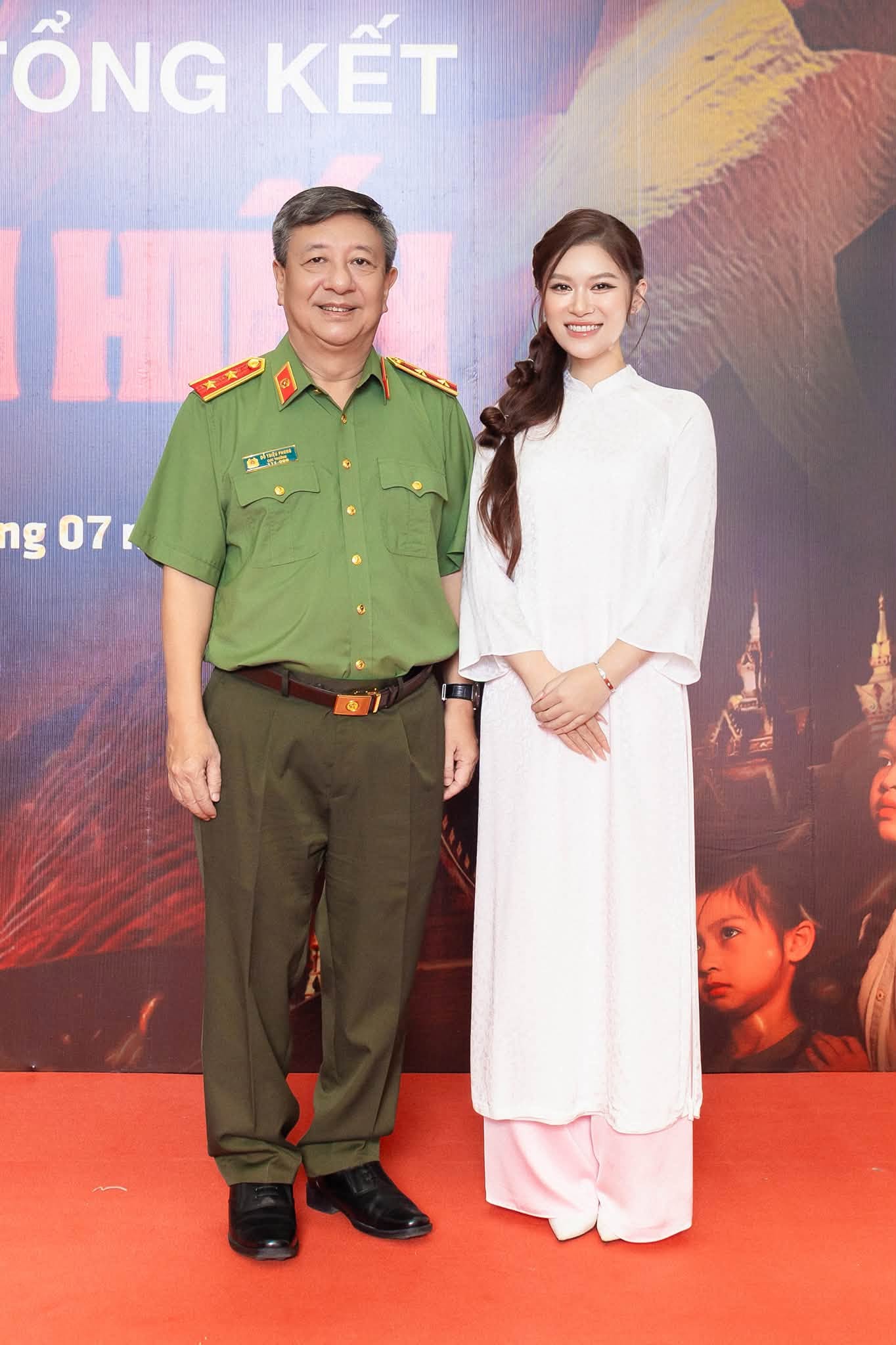 Gallery - Sao Việt 8/7: Nguyên nhân NSƯT Thanh Hùng đột ngột qua đời; NSND Tạ Minh Tâm khóc nghẹn trong đám tang vợ - image 50