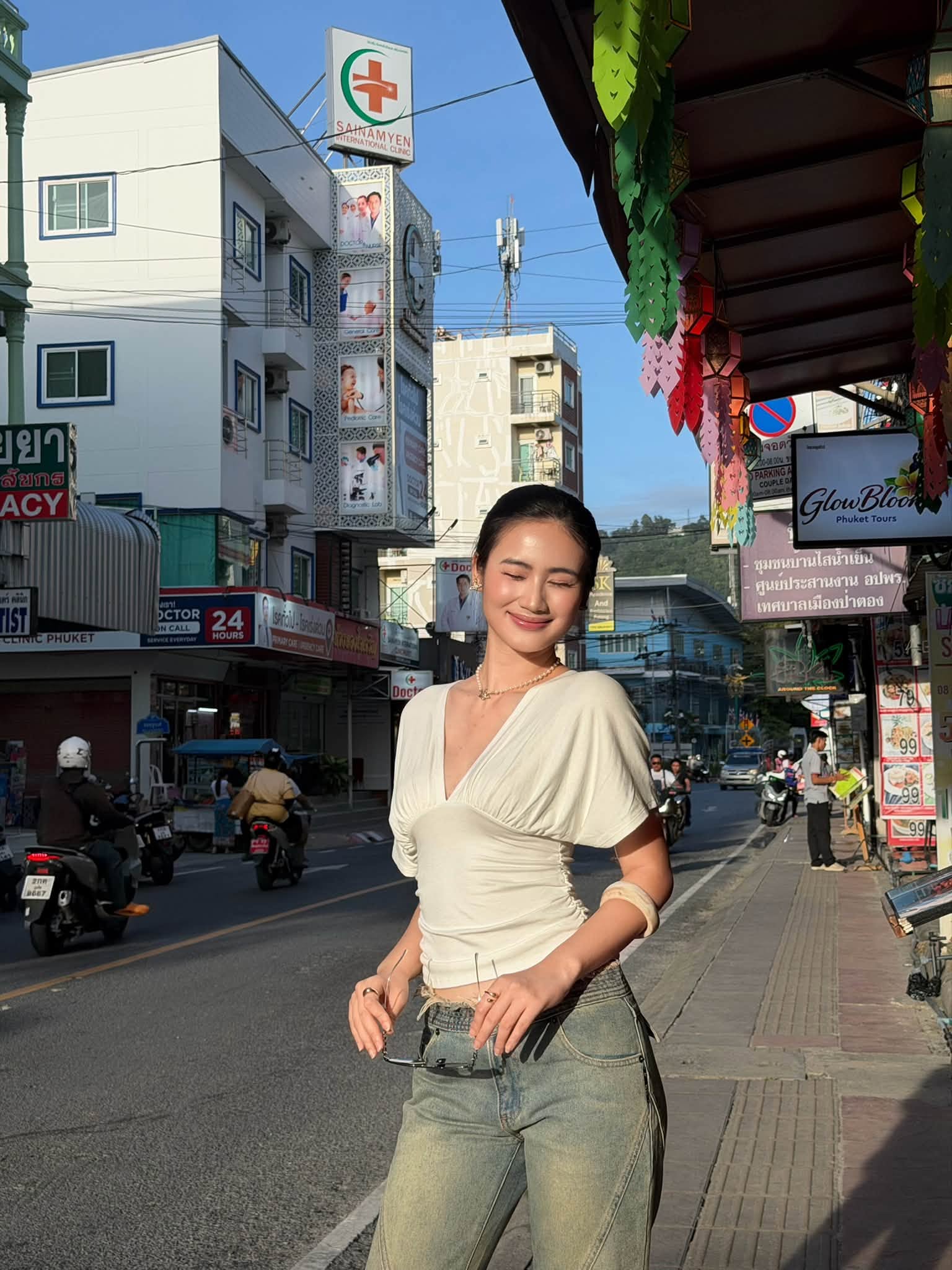 Gallery - Sao Việt 8/7: Nguyên nhân NSƯT Thanh Hùng đột ngột qua đời; NSND Tạ Minh Tâm khóc nghẹn trong đám tang vợ - image 52