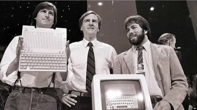 Gallery - Steve Jobs đưa bạn thân về làm CEO Apple, nhưng 2 năm sau chính ông ta đã đẩy Jobs ra khỏi công ty do mình sáng lập - image 2