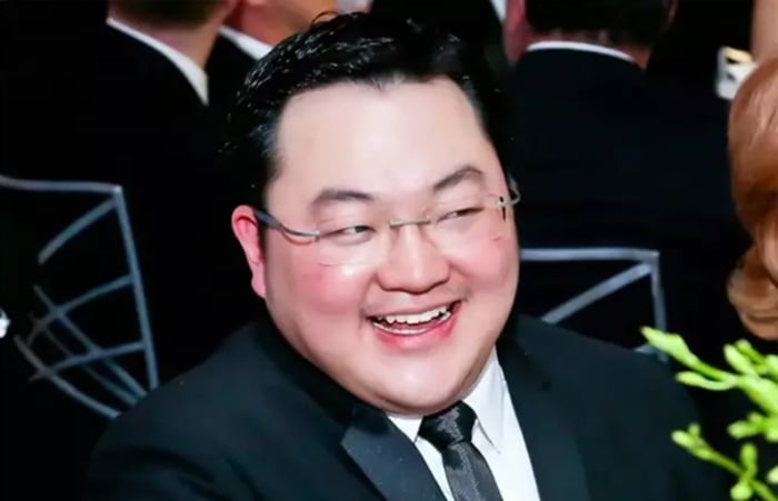 Gallery - Chân dung tỷ phú gốc Trung Quốc tán tỉnh con gái Trump, đốt tiền bao nuôi Miranda Kerr, Paris Hilton, gọi một câu thì dàn sao đình đám Hollywood lập tức có mặt - image 6