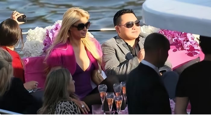 Gallery - Chân dung tỷ phú gốc Trung Quốc tán tỉnh con gái Trump, đốt tiền bao nuôi Miranda Kerr, Paris Hilton, gọi một câu thì dàn sao đình đám Hollywood lập tức có mặt - image 10