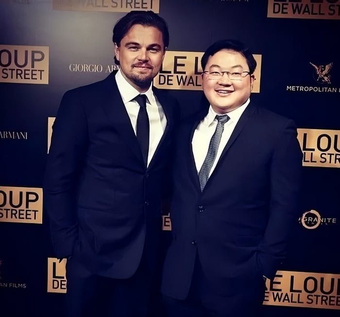 Gallery - Chân dung tỷ phú gốc Trung Quốc tán tỉnh con gái Trump, đốt tiền bao nuôi Miranda Kerr, Paris Hilton, gọi một câu thì dàn sao đình đám Hollywood lập tức có mặt - image 12