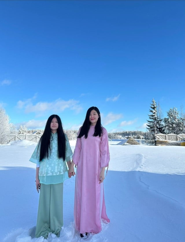 Gallery - Nữ diễn viên rời Việt Nam sang Phần Lan sau khi ly hôn diễn viên Huy Khánh: 'Ngày nào hai mẹ con Thư cũng ôm nhau khóc' - image 2