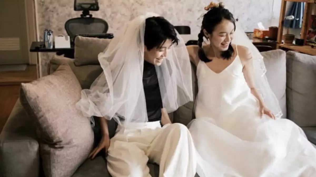 Gallery - Chuyện hi hữu: Nữ diễn viên kiêm đạo diễn mang thai con của em trai ruột nhờ thụ tinh trong ống nghiệm (IVF) - image 3