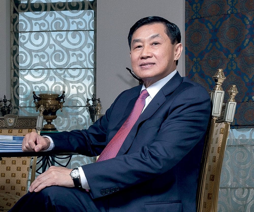 Gallery - Bí mật trong gia tộc tỷ phú Johnathan Hạnh Nguyễn: Cuộc sống vương giả, dùng lược bằng vàng và nguyên tắc dạy con đáng nể - image 1