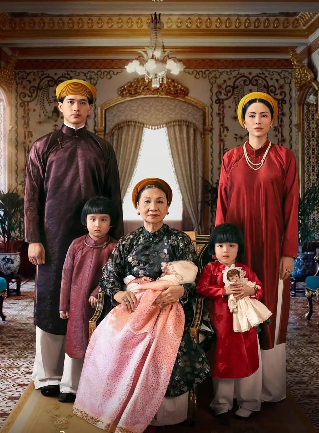 Gallery - Thân thế không phải dạng vừa của mẹ ruột Tăng Thanh Hà trong bộ phim Hoàng hậu cuối cùng đang gây tranh cãi
