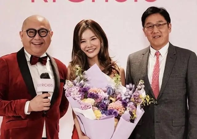 Gallery - Ông trùm kinh doanh 67 tuổi âm thầm nuôi bồ nhí kém 33 tuổi suốt 9 năm, sinh liền 4 con mà vợ không hề biết? - image 8