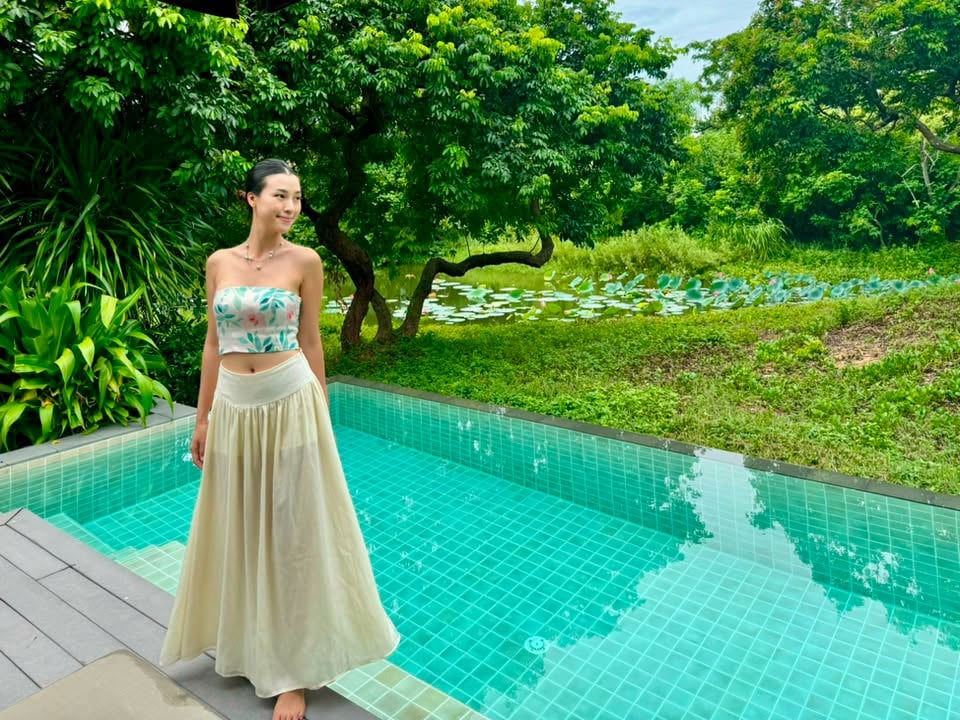 Gallery - Sao Việt 10/7: Lộ diện mạo mới nhất của Hoài Linh khi trở về Mỹ; Xót xa hình ảnh NSND Tạ Minh Tâm ngồi bên huyệt mộ của vợ - image 11