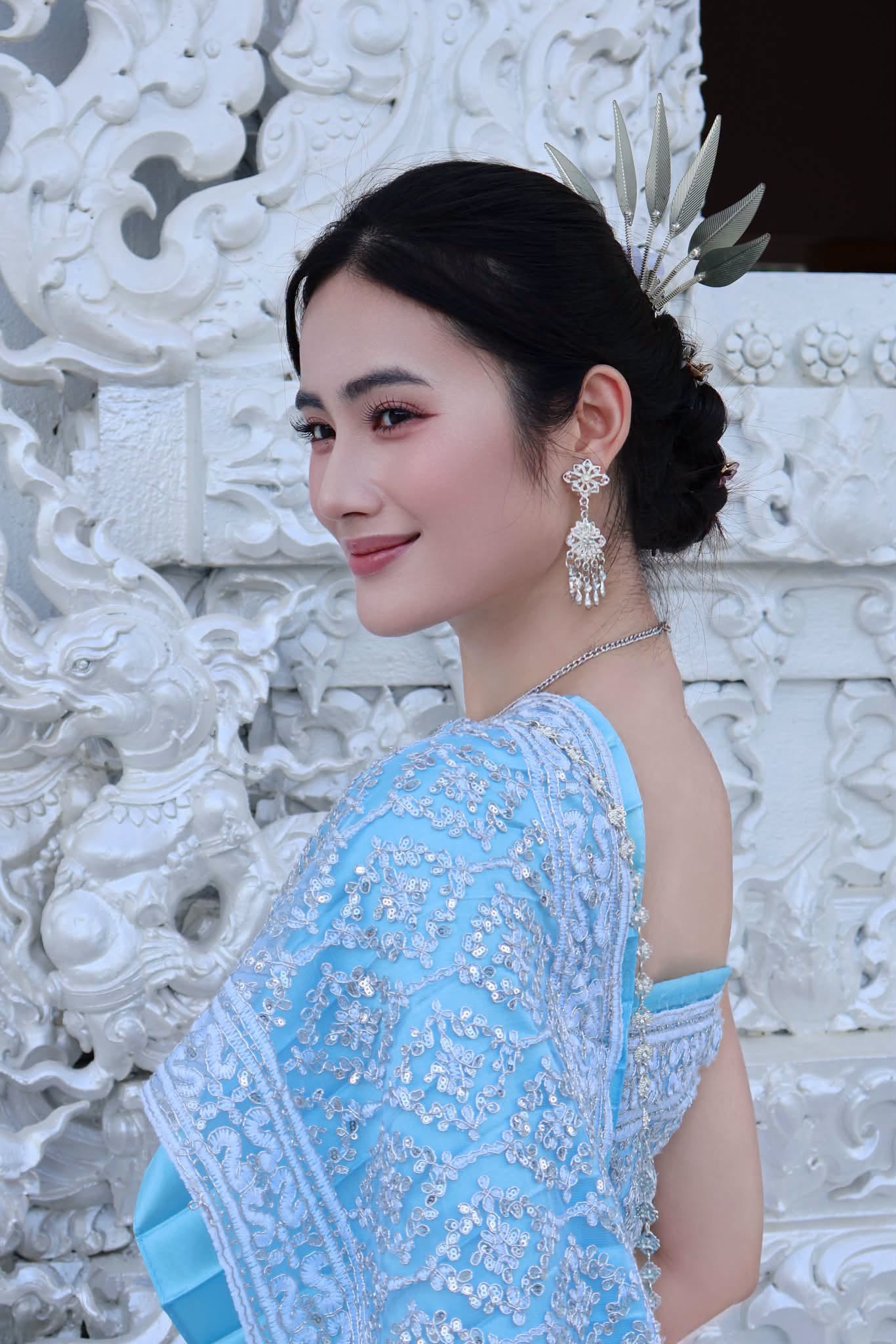 Gallery - Sao Việt 10/7: Lộ diện mạo mới nhất của Hoài Linh khi trở về Mỹ; Xót xa hình ảnh NSND Tạ Minh Tâm ngồi bên huyệt mộ của vợ - image 32