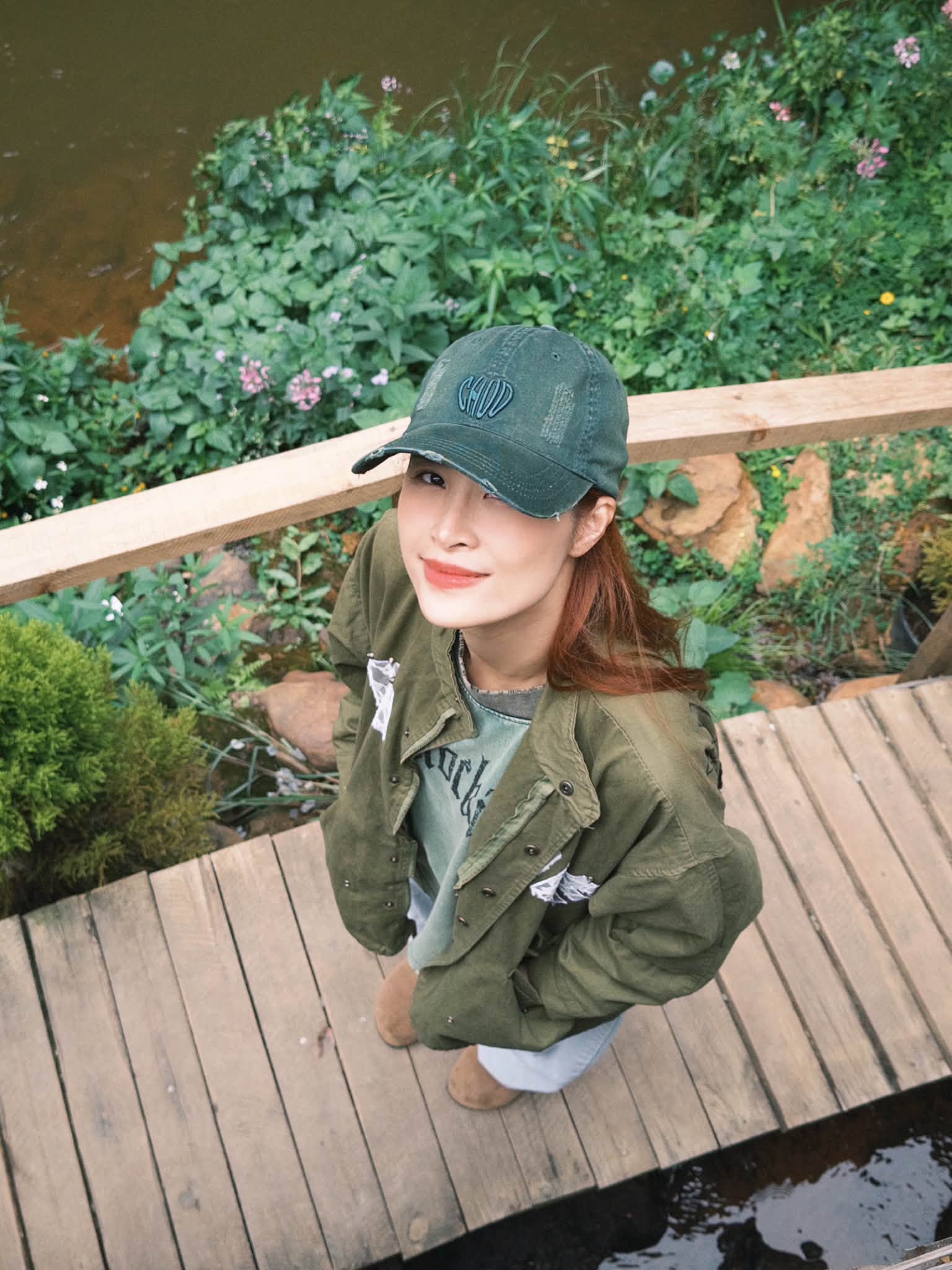 Gallery - Sao Việt 11/7: Nhan sắc vợ thiếu gia nhựa Duy Tân qua camera thường; Vợ Huỳnh Anh nhận tin nhắn: 'Gớm, già, xấu, tha cho người ta đi lấy vợ' - image 20