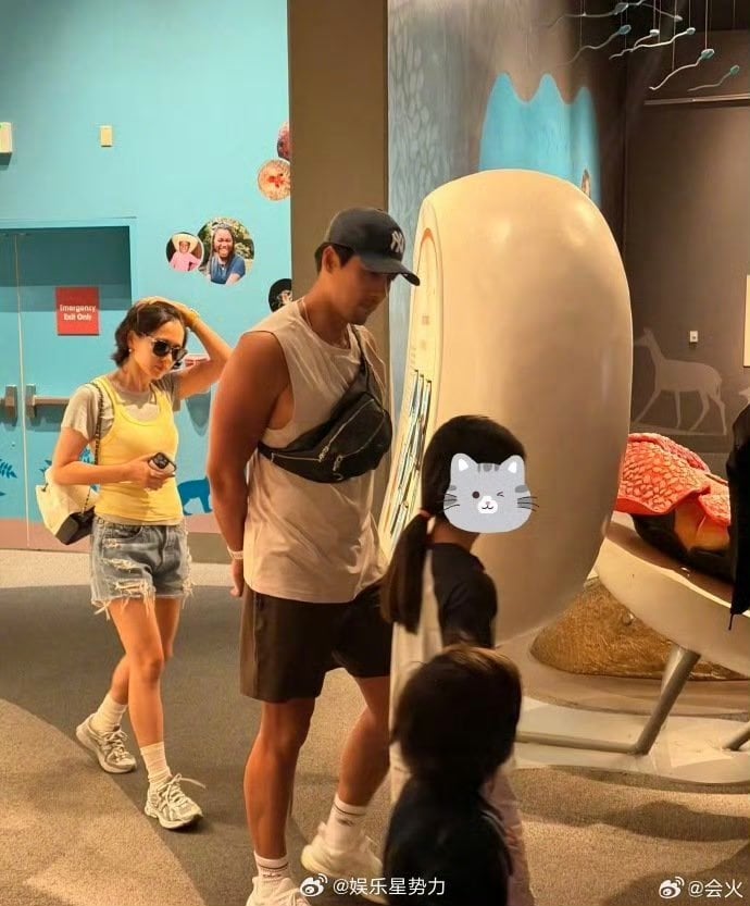 Gallery - Hyun Bin - Son Ye Jin đưa con trai đi chơi Disneyland, ảnh cận hé lộ diện mạo của quý tử 3 tuổi, 'đẹp như được AI tạo ra' - image 7
