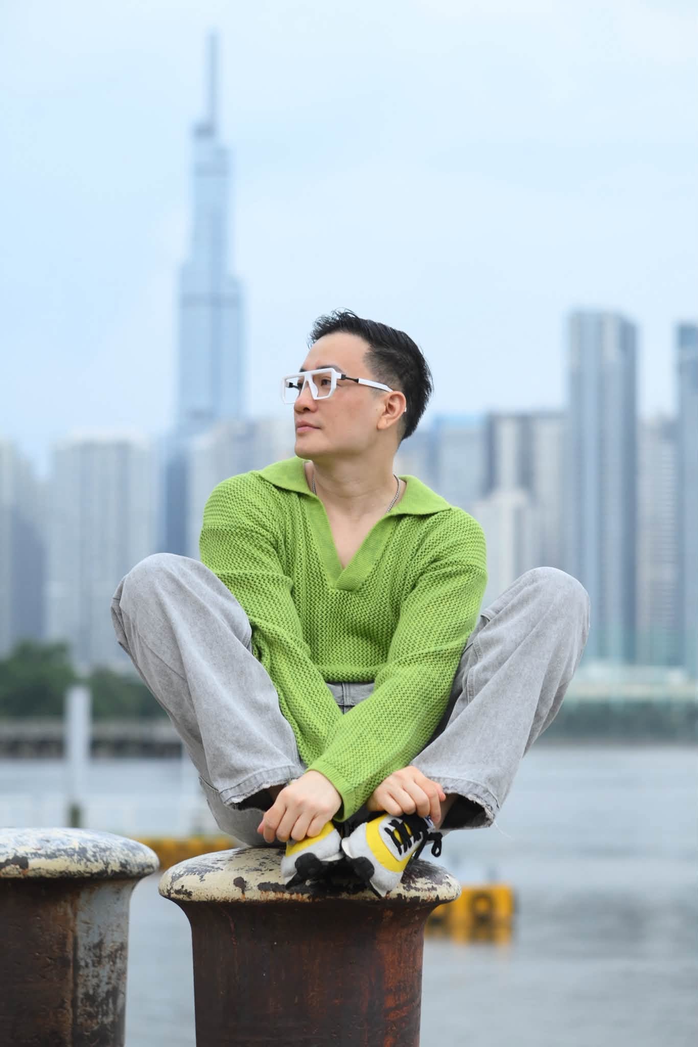 Gallery - Sao Việt 11/7: Nhan sắc vợ thiếu gia nhựa Duy Tân qua camera thường; Vợ Huỳnh Anh nhận tin nhắn: 'Gớm, già, xấu, tha cho người ta đi lấy vợ' - image 28