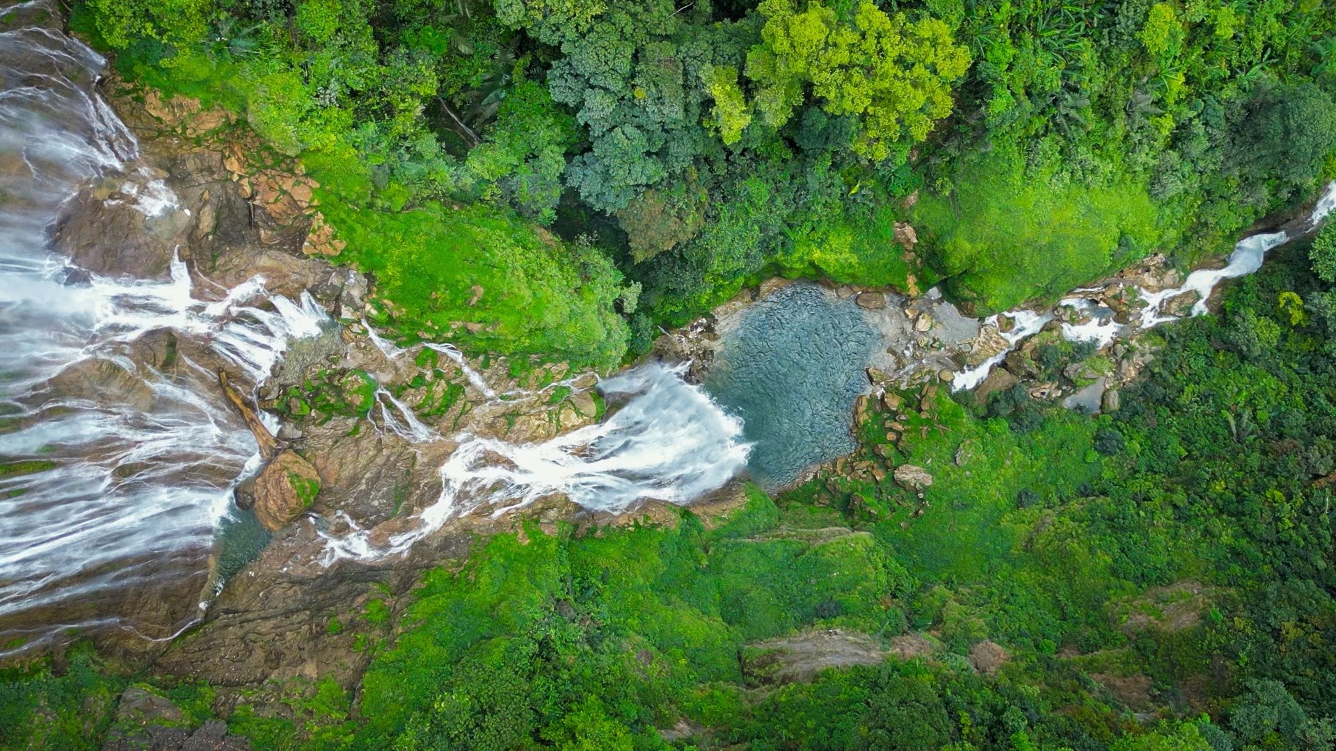 Gallery - Chiêm ngưỡng vẻ đẹp nguyên sơ thác nước 15 tầng với độ dài lên đến 4.000m, được ví như 'báu vật giữa đại ngàn' chỉ cách Hà Nội hơn 200km - image 3