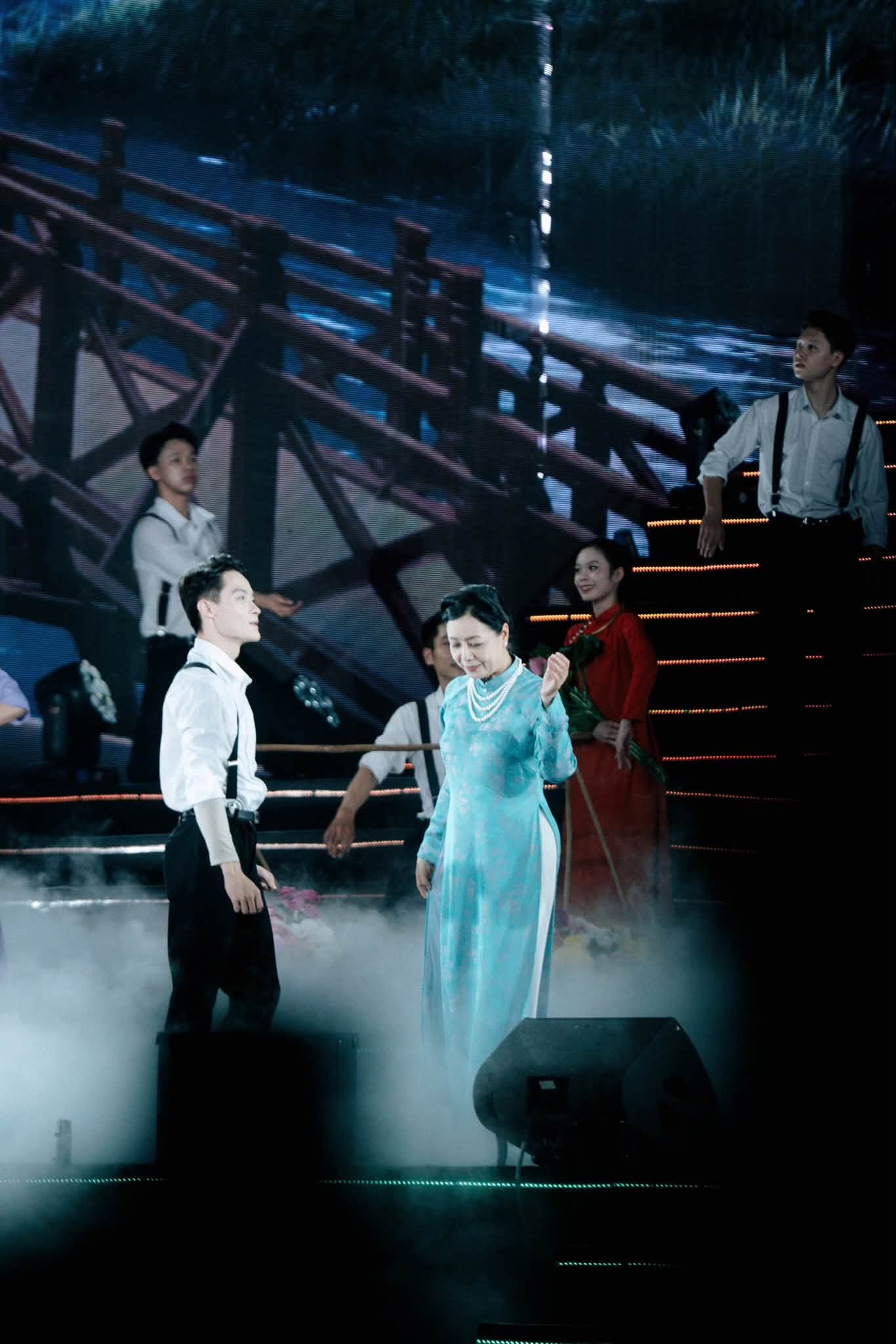 Gallery - Sao Việt 14/7: Bảo Thy bất ngờ khoe ảnh cùng Erling Haaland? Nhan sắc NSND Thu Hà 'Lá ngọc cành vàng' gây chú ý - image 4