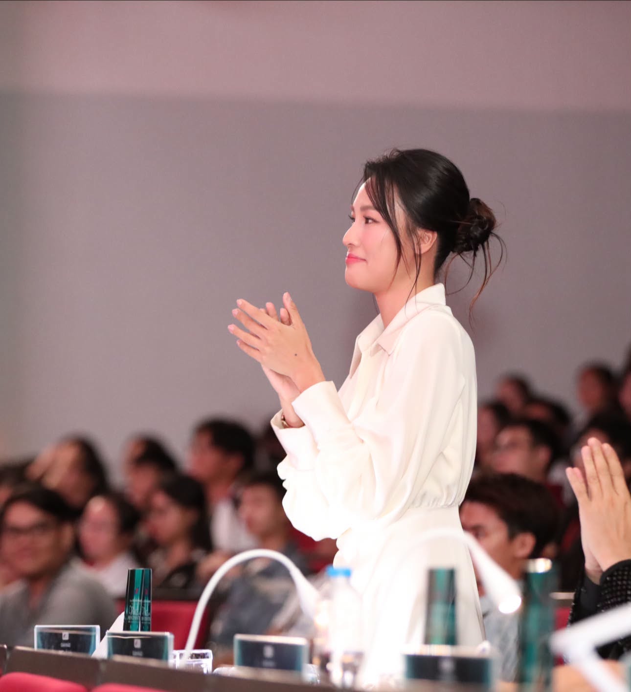Gallery - Sao Việt 14/7: Bảo Thy bất ngờ khoe ảnh cùng Erling Haaland? Nhan sắc NSND Thu Hà 'Lá ngọc cành vàng' gây chú ý - image 25