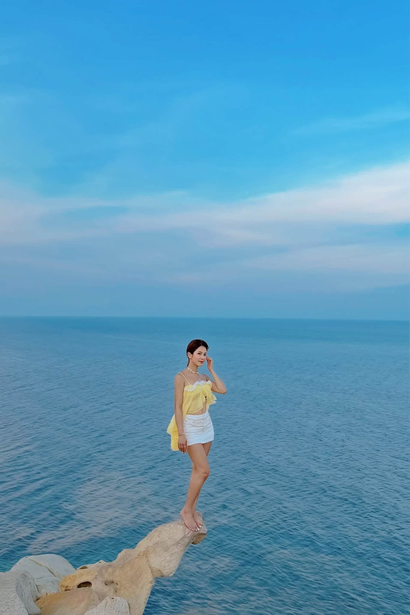 Gallery - Sao Việt 15/7: Ảnh hậu trường toát lên phong thái Hoàng Hậu của Tăng Thanh Hà; Lý do Lệ Quyên từng 'buồn thiu' khi đỗ đại học - image 24