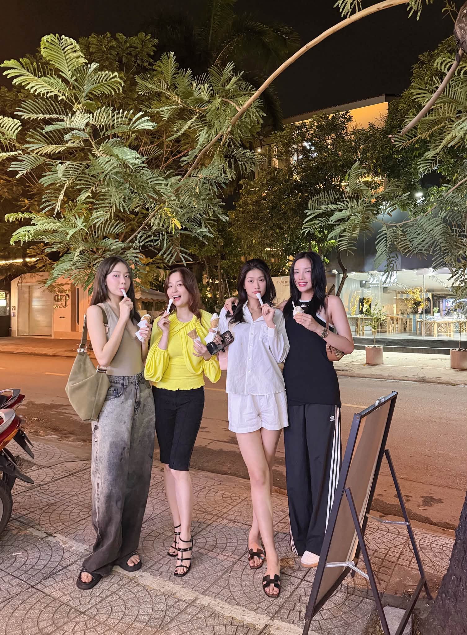 Gallery - Sao Việt 15/7: Ảnh hậu trường toát lên phong thái Hoàng Hậu của Tăng Thanh Hà; Lý do Lệ Quyên từng 'buồn thiu' khi đỗ đại học - image 37
